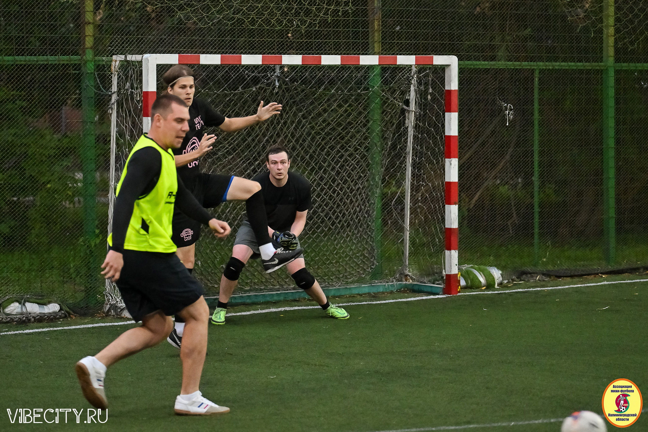 ИГРЫ МИНИ-ФУТБОЛЬНОЙ И КОРПОРАТИВНОЙ ЛИГИ. VIBECITY.RU Вайб Сити Ру Фоторепортажи Фотоотчеты Калининград