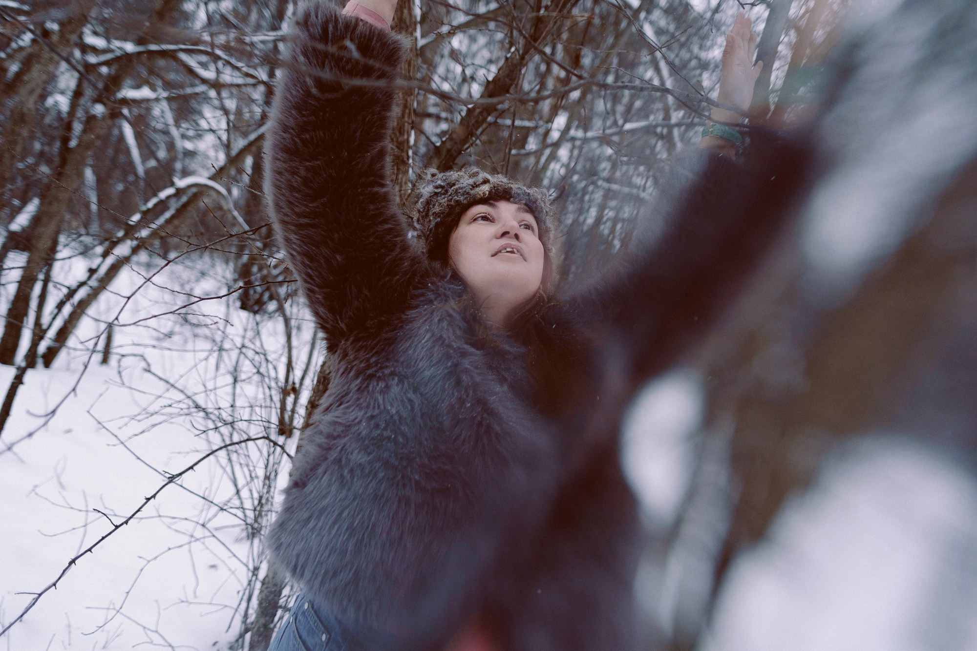 Зимняя фотосессия в Затюменском парке (Тюмень) | Художественная съемка от Daria Mars. Портретный фотограф Тюмень Дарья Мустафина