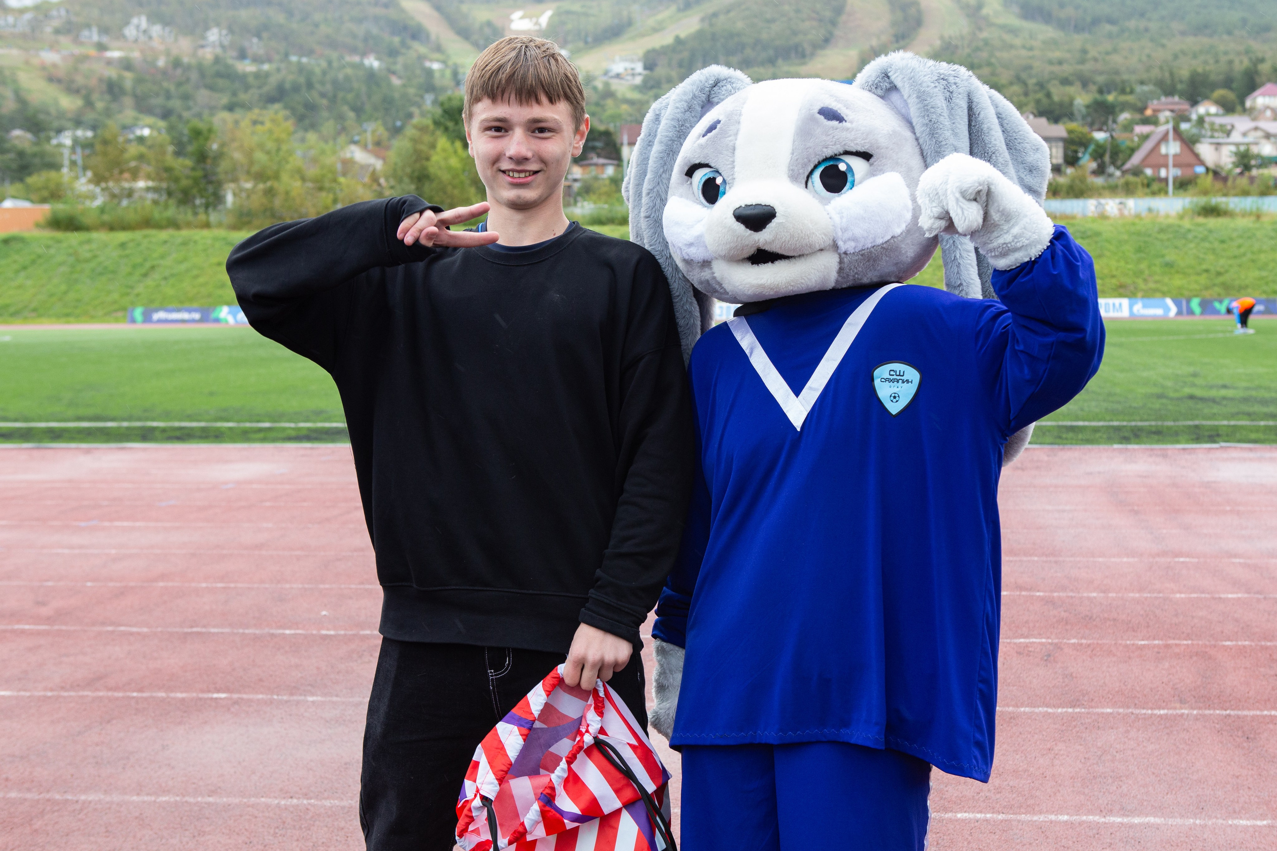 Матч юношеской футбольной лиги между командами СШ «Сахалин» и «СШОР № 1» (Комсомольск-на-Амуре). Кутузов Евгений Фотограф в Южно-Сахалинске