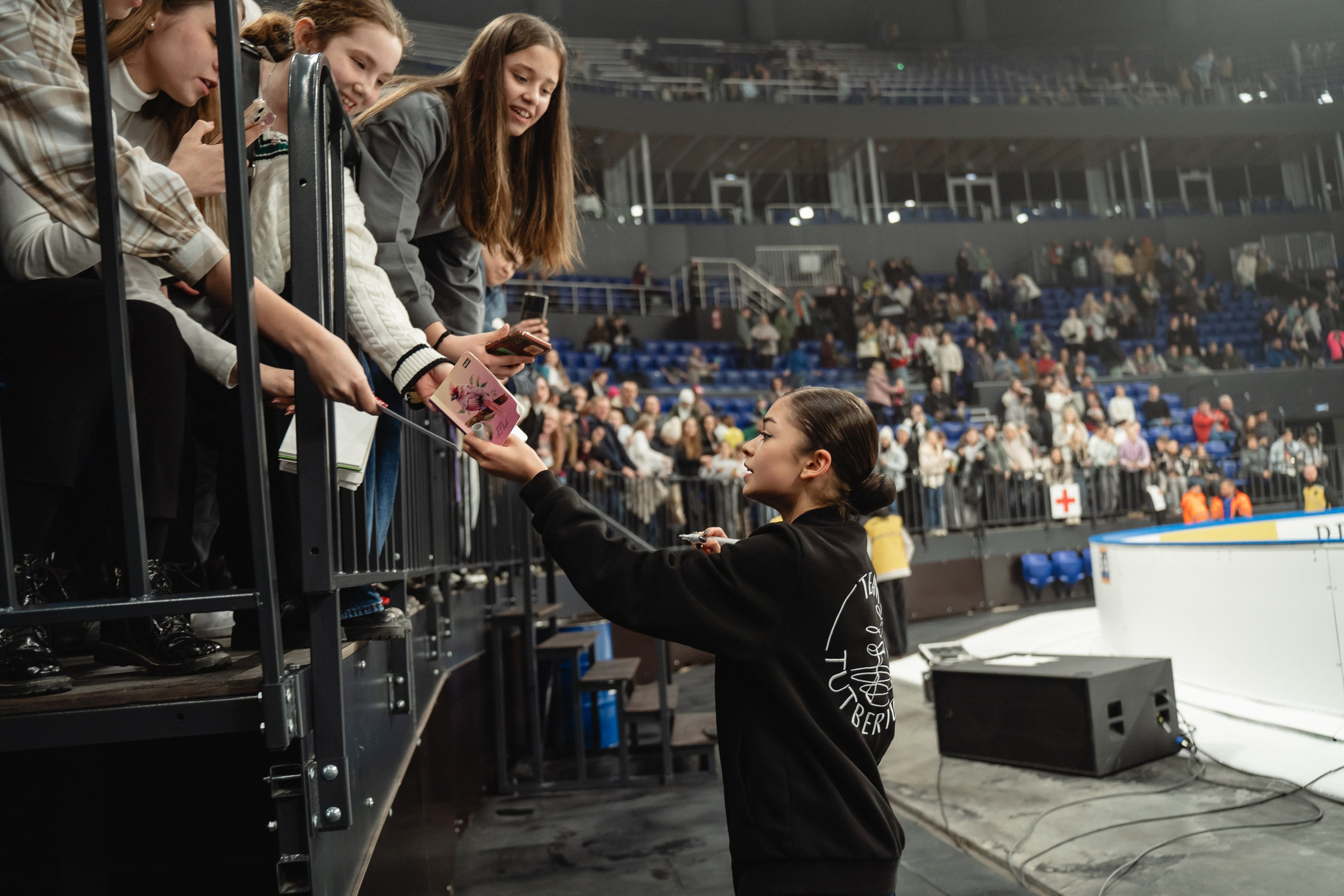 Шоу «Чемпионы на льду» в Новосибирске. Воробьева Ксения — Спортивный и танцевальный фотограф Новосибирск