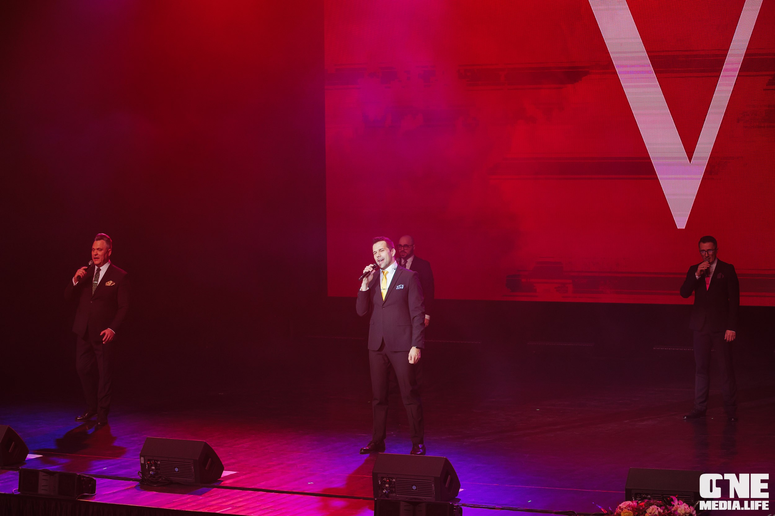 Фоторепортаж из Янтарь Холла. One Media Life: фоторепортажи, фотоотчеты с мероприятий и заведений