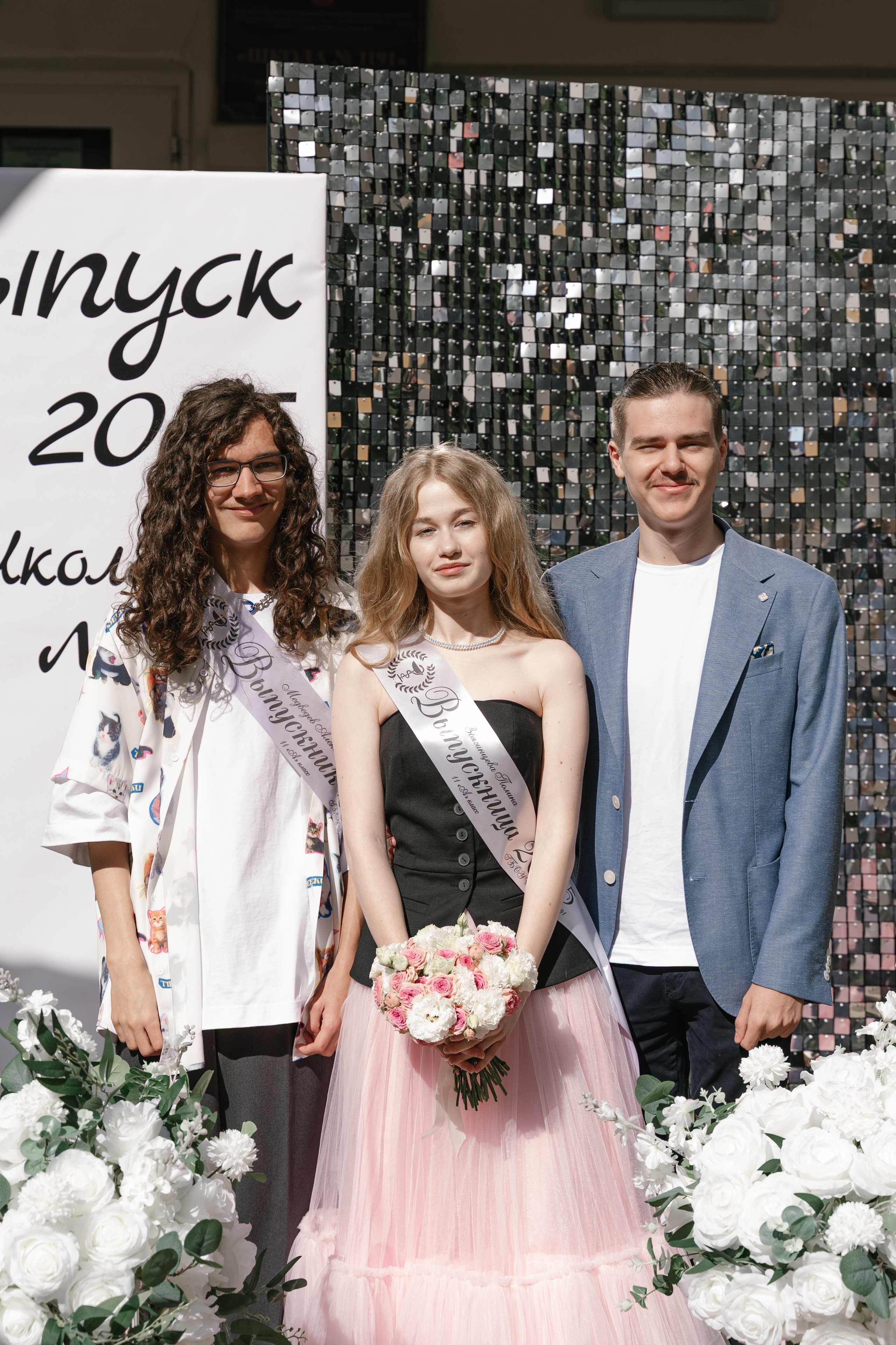 Выпускной альбом 9А класса — фотосессия, видео, репортаж и пожелания в Москве. MILATE — выпускные альбомы, фотосессии и видео в Москве