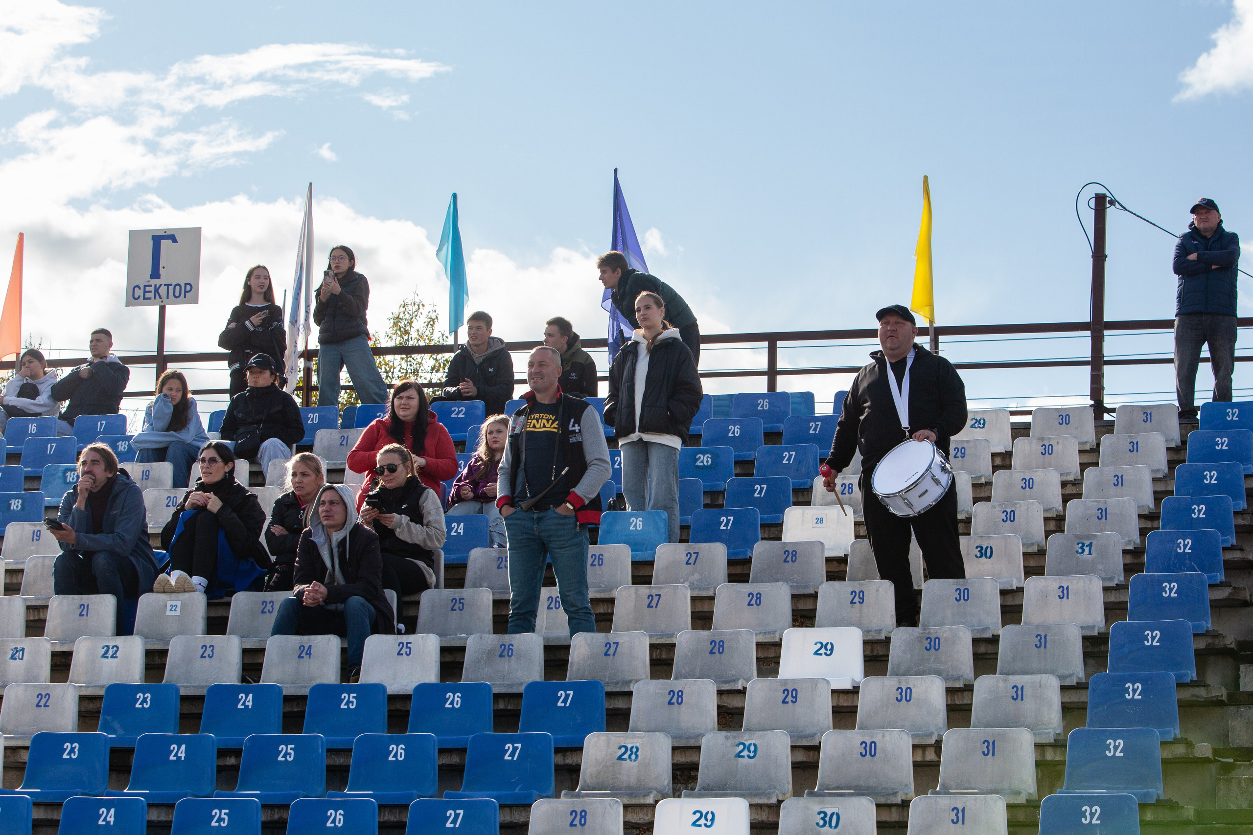 Матч юношеской футбольной лиги между командами СШ «Сахалин» и «СШОР № 1» (Комсомольск-на-Амуре). Кутузов Евгений Фотограф в Южно-Сахалинске