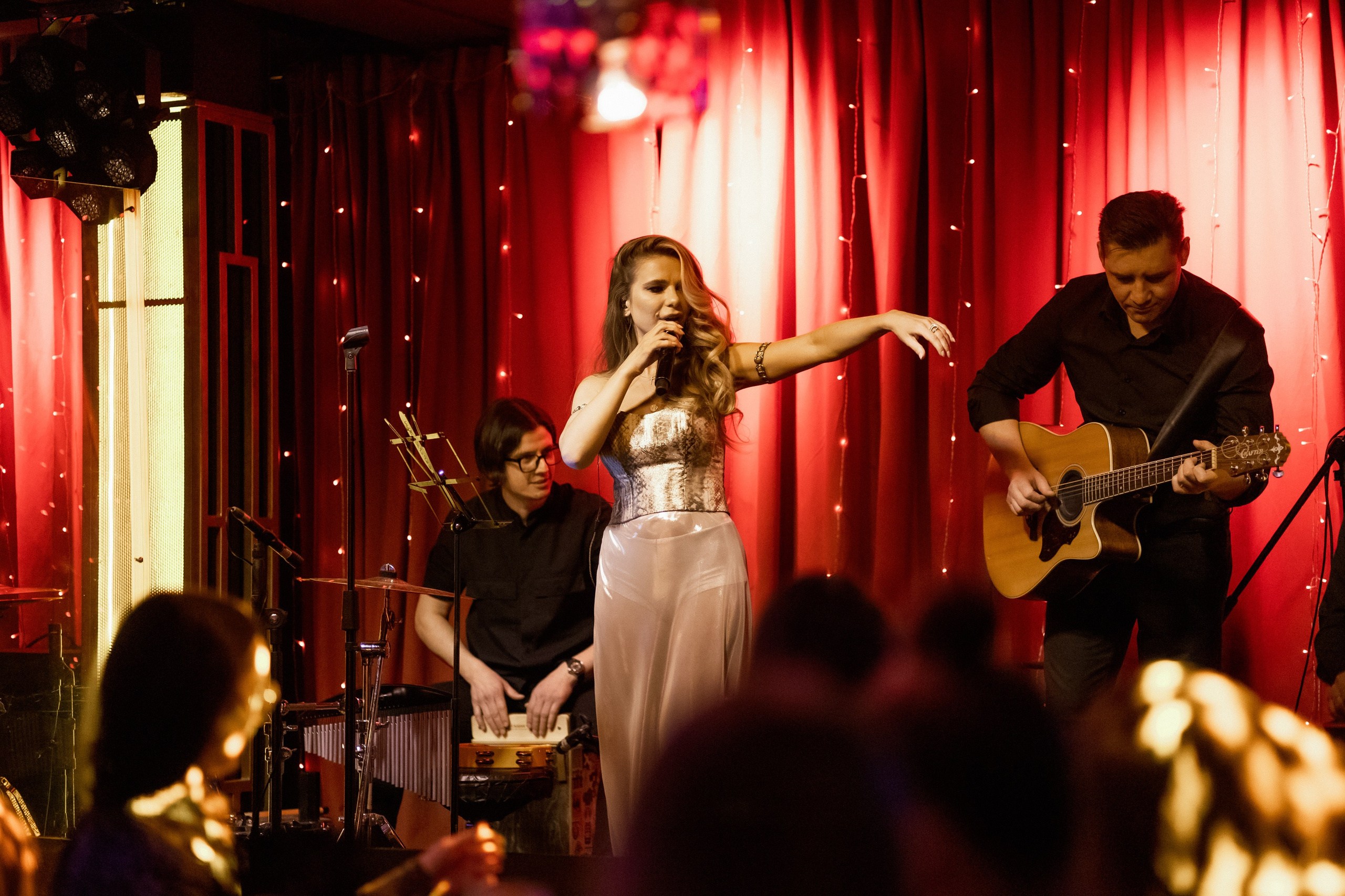 YANA URBAN: сольный концерт в «Анжелика Wineroom». СВОИ. ФОТООТЧЕТЫ-СОБЫТИЯ-МЕСТА