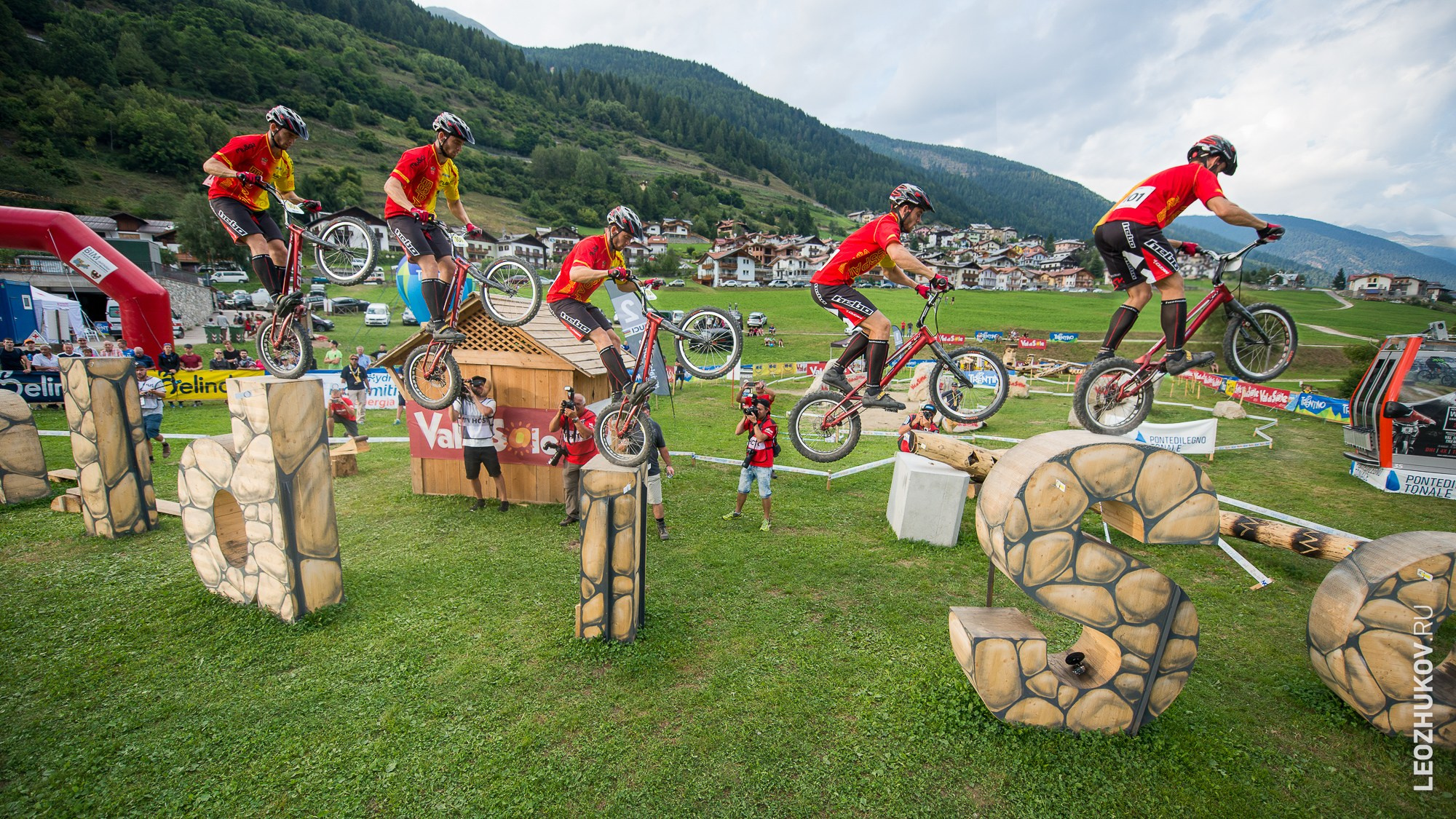 UCI Trials World Championships 2016 — finals. Sports photographer Leonid Zhukov