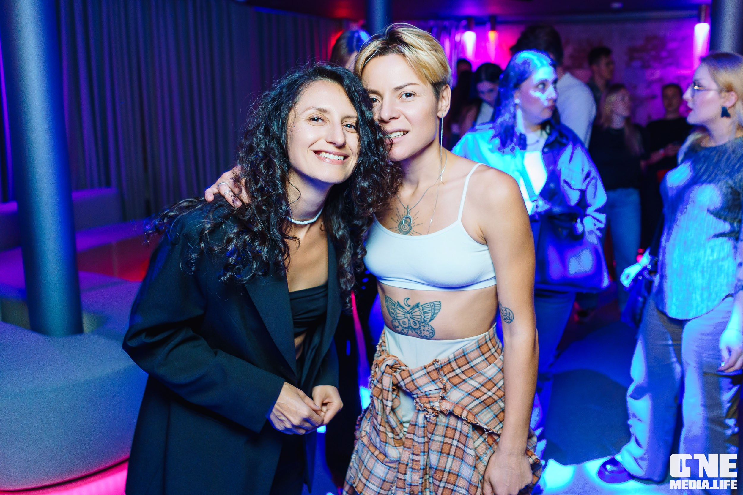 Фоторепортаж из клуба UNIVERSAL. One Media Life: фоторепортажи, фотоотчеты с мероприятий и заведений