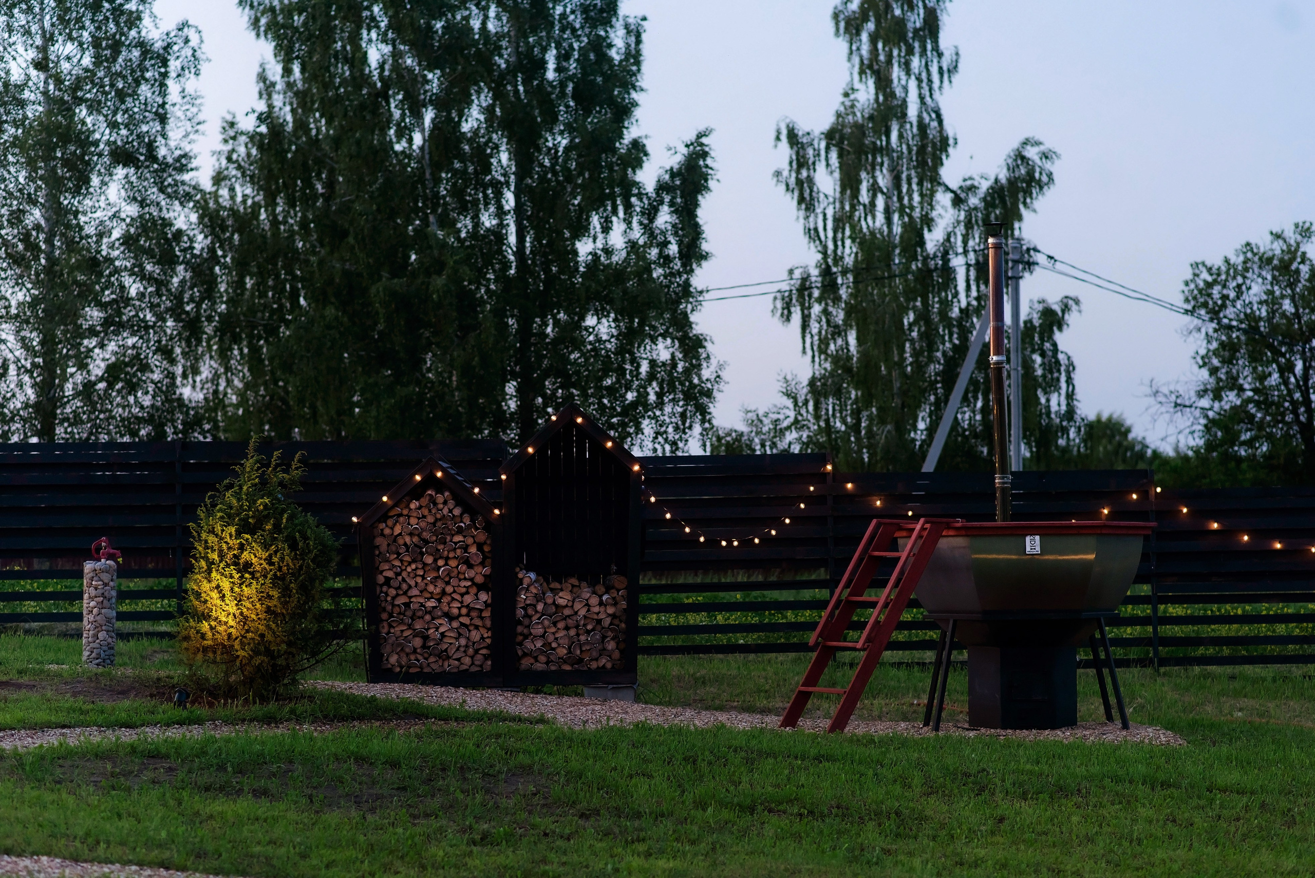 Глэмпинг. Аренда дома для отдыха в Брянске. Банный чан, зона BBQ. Дом на озере в Брянске. Отдых Брянск