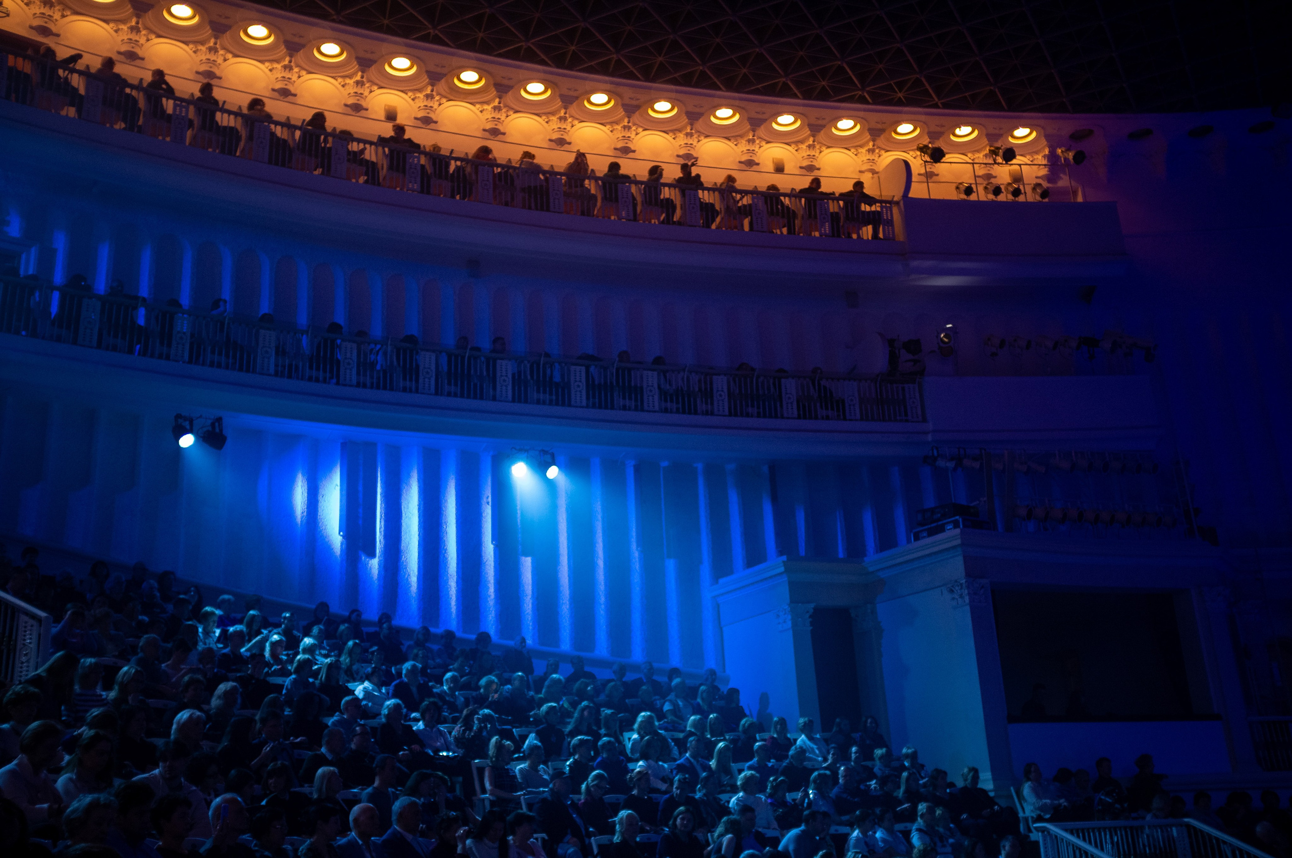 Новогодний вечер. Итальянка в Алжире. Искусство фотографии. Мария Осокина