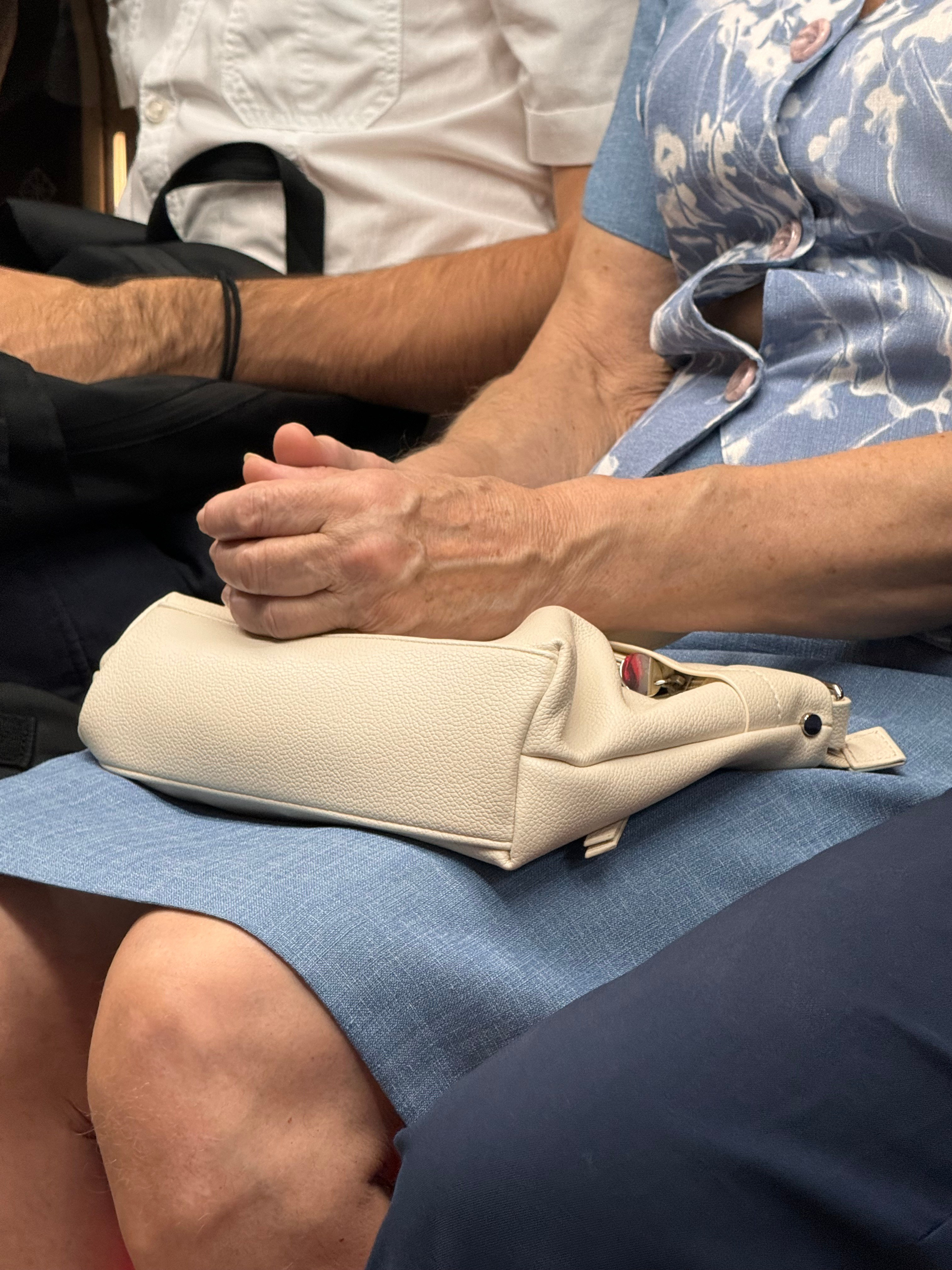 #руки_незнакомцев. Главная