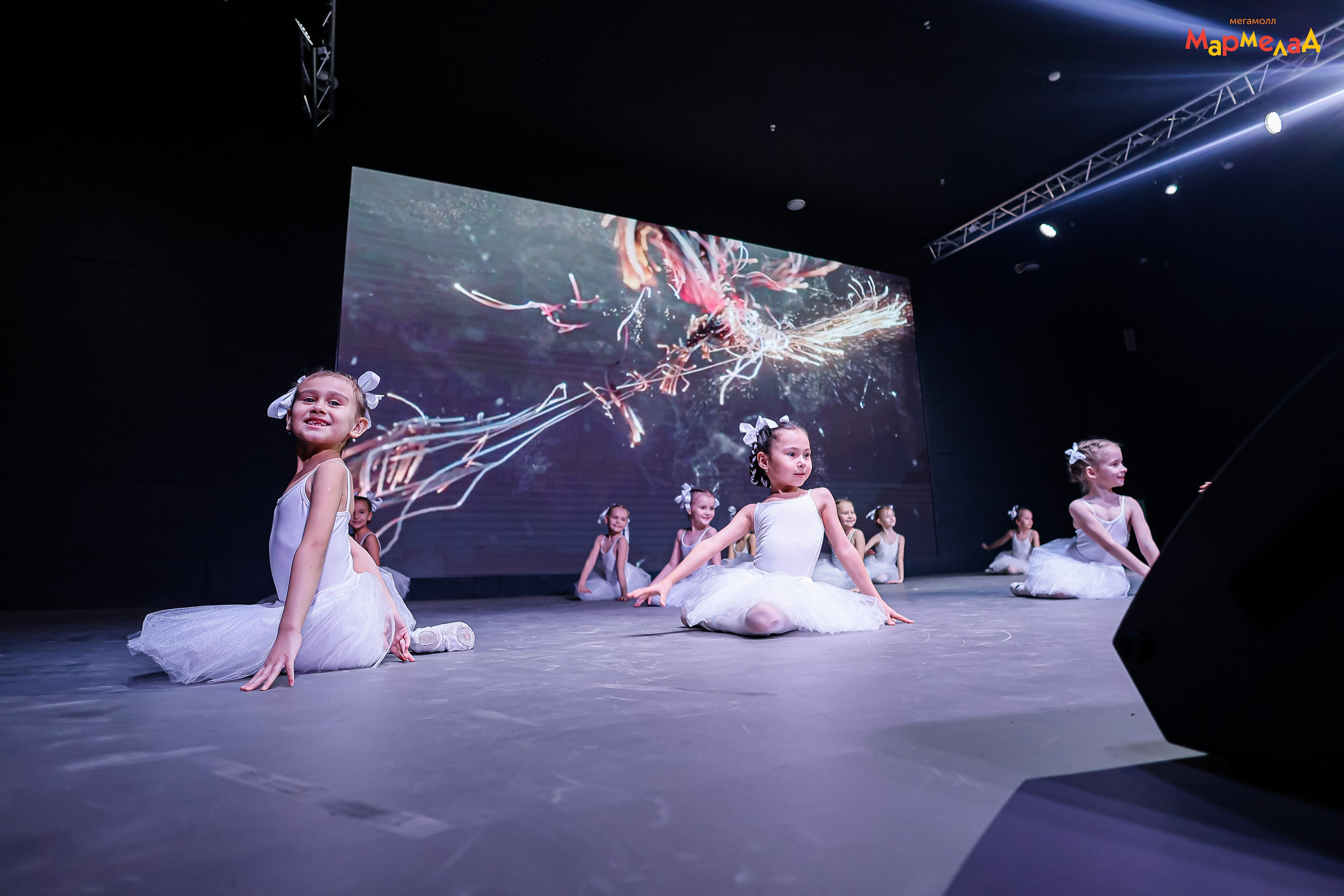 14.02 Любовь без границ в Мегамолл Мармелад. Команда специалистов в мире фотографии и видео. Детский фотограф, семейный фотограф