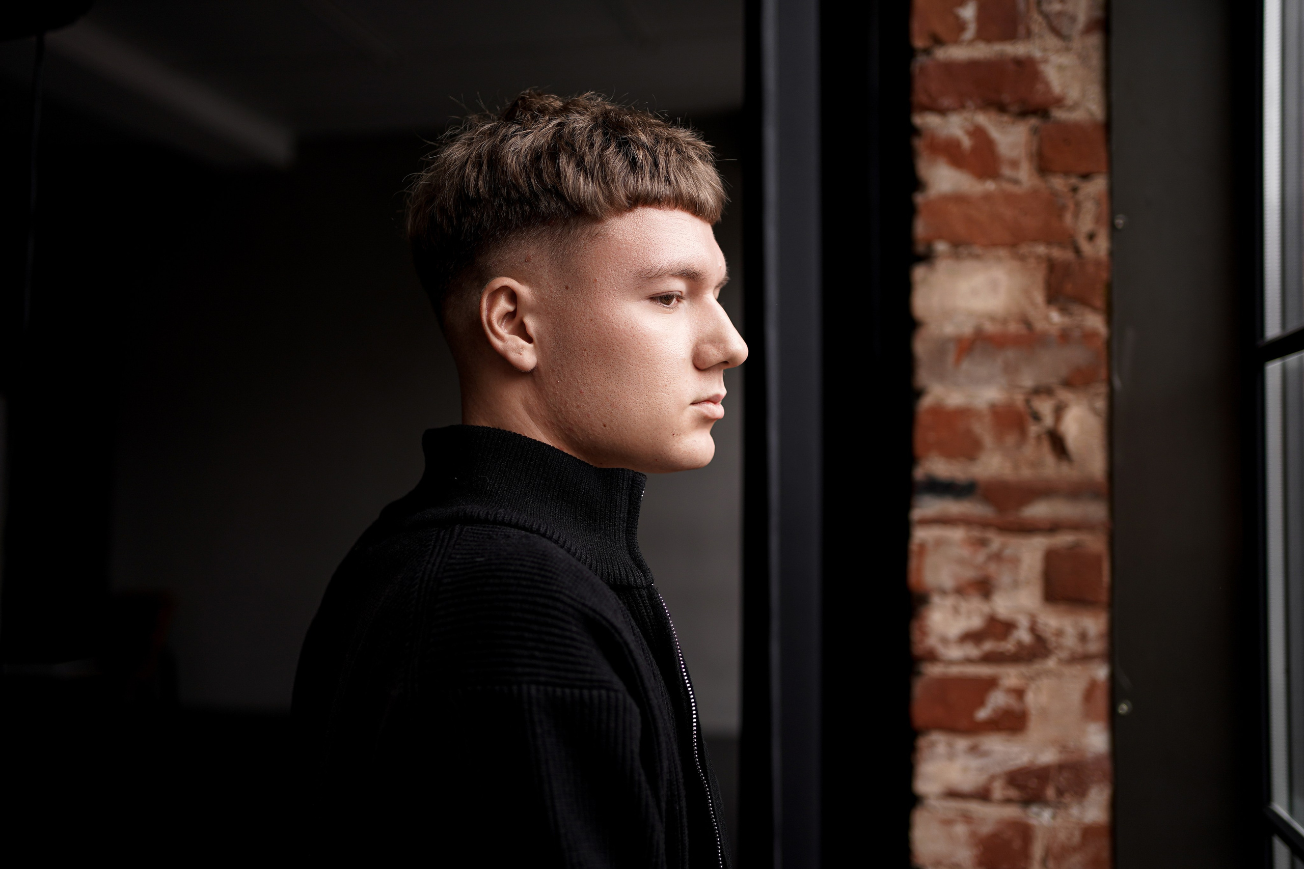 Мужская фотосессия в Ростове-на-Дону. Брутальные кадры в студии. Фотограф Алёна Чёботова. Свадебный фотограф в Ростове-на-Дону. Таинство Крещения и Венчания, семейные фотосессии. Алёна Чёботова