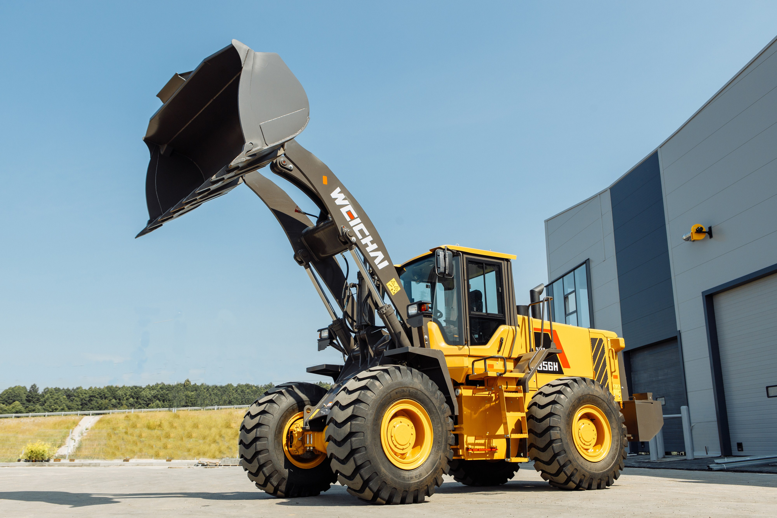 Фото фронт. погр. Weheavy WL856H. Продажа и обслуживание грузовой техники и спецтехники в г. Новосибирск компания СТИ
