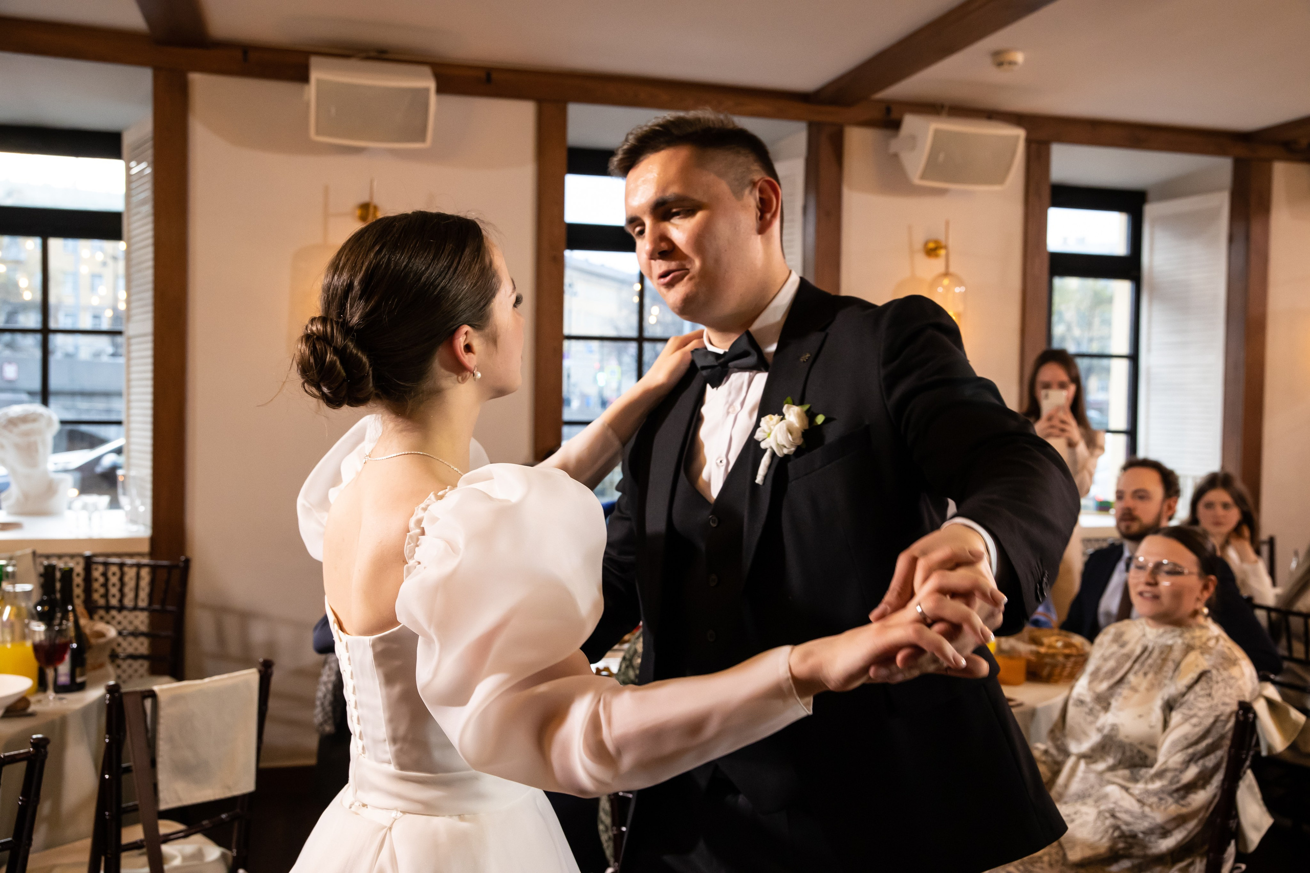 Свадебный фотограф СПб Цена Качество Профессионал Комфорт Радость. ФОТОГРАФ РАДОСТИ Фотосессия в студии СПб. Портретный фотограф — Юрий Торлопов