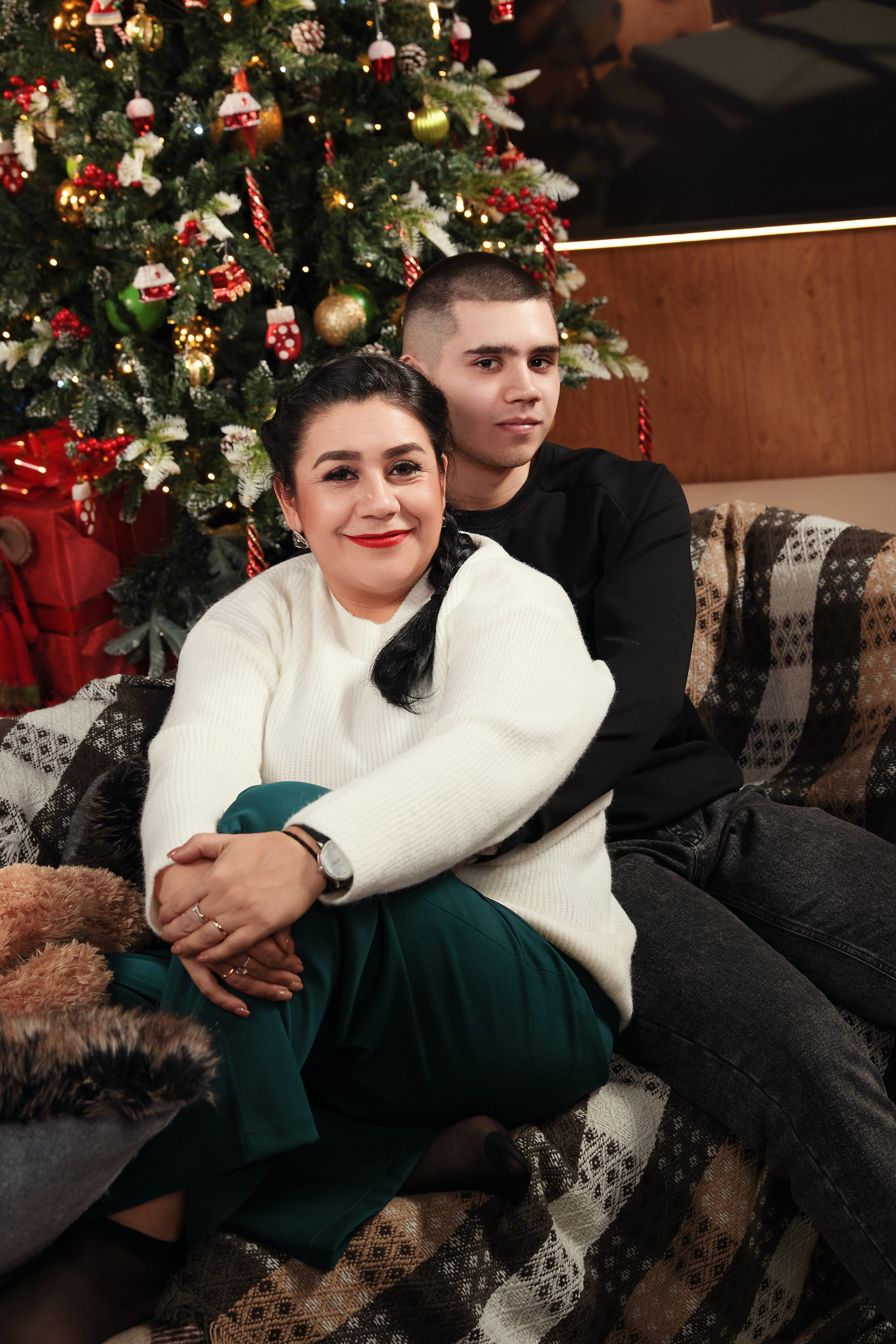 Две семьи под одной крышей