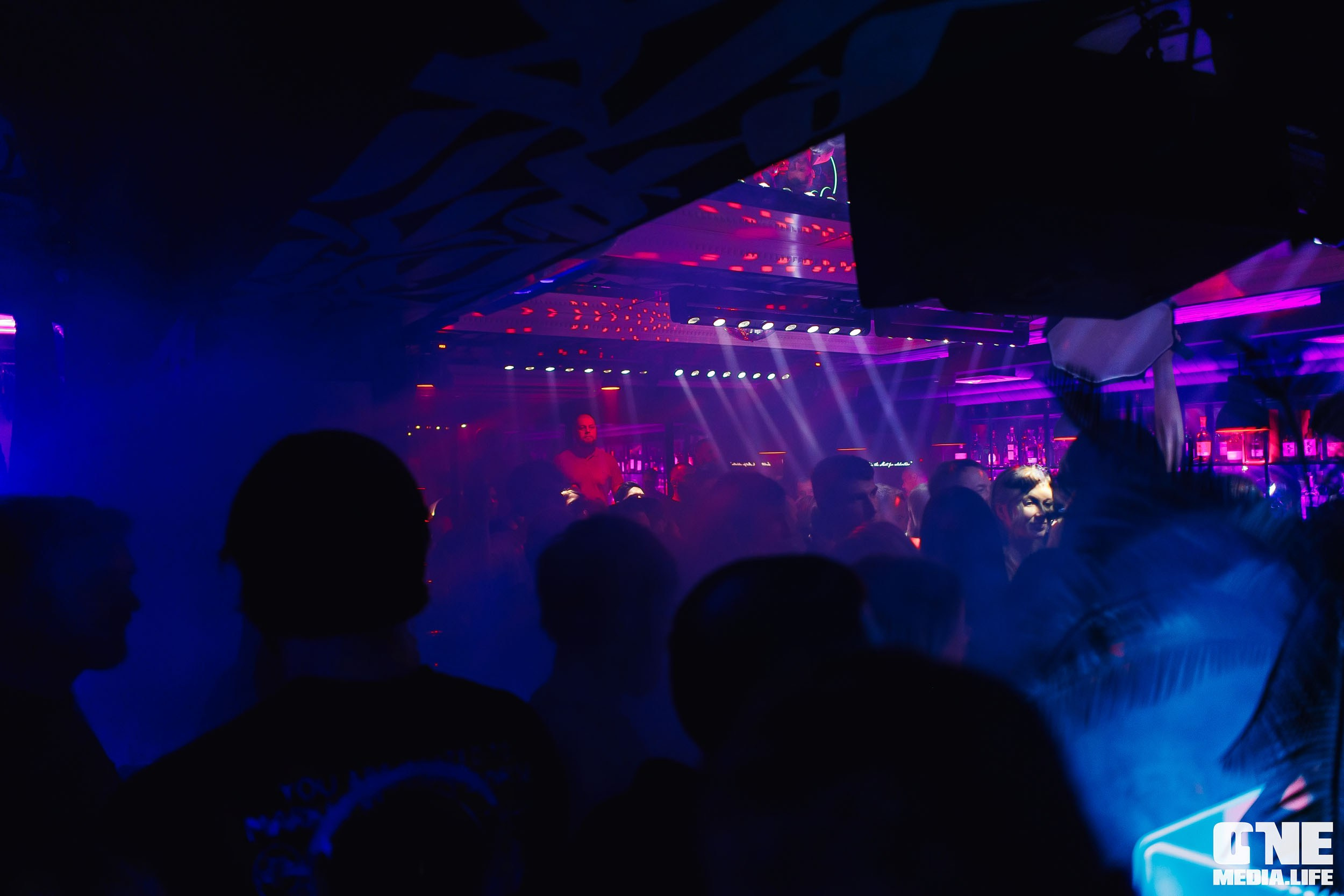 Репортаж с субботней тусовки в Nisha. One Media Life: фоторепортажи, фотоотчеты с мероприятий и заведений