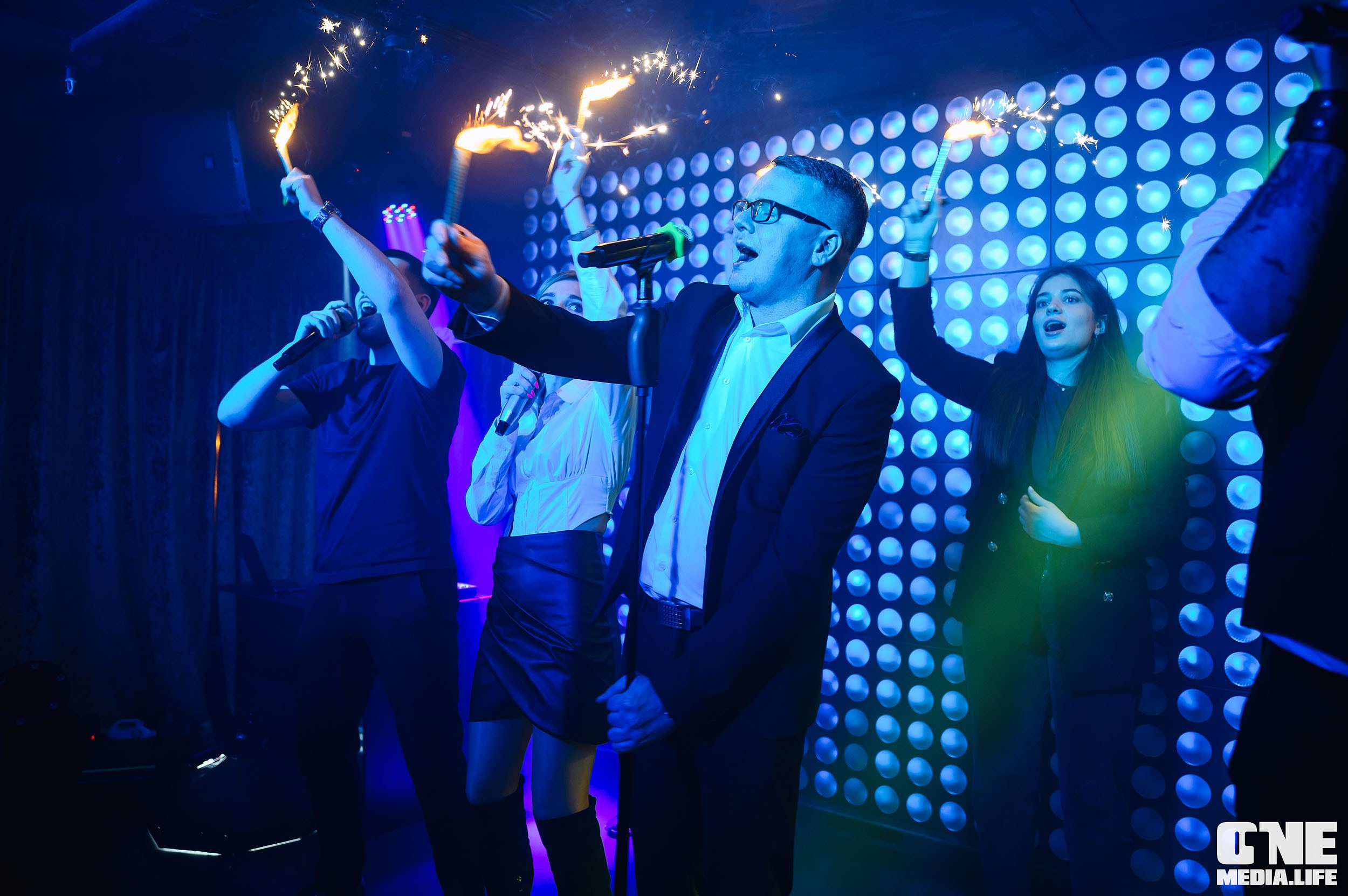 Фотоотчет из караоке-клуба Эйфория. One Media Life: фоторепортажи, фотоотчеты с мероприятий и заведений