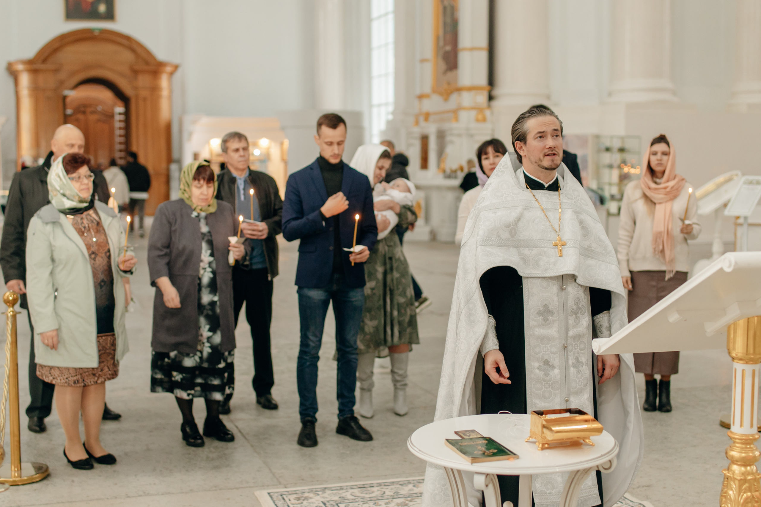 где провести Крещение ребенка в Смольном соборе СПб, лучший храм для Крещение ребенка в Смольном соборе СПб, где креститься питер, лучший собор, церковь для крещения, сколько стоит крещение спб, фотограф на крещение, намоленный храм