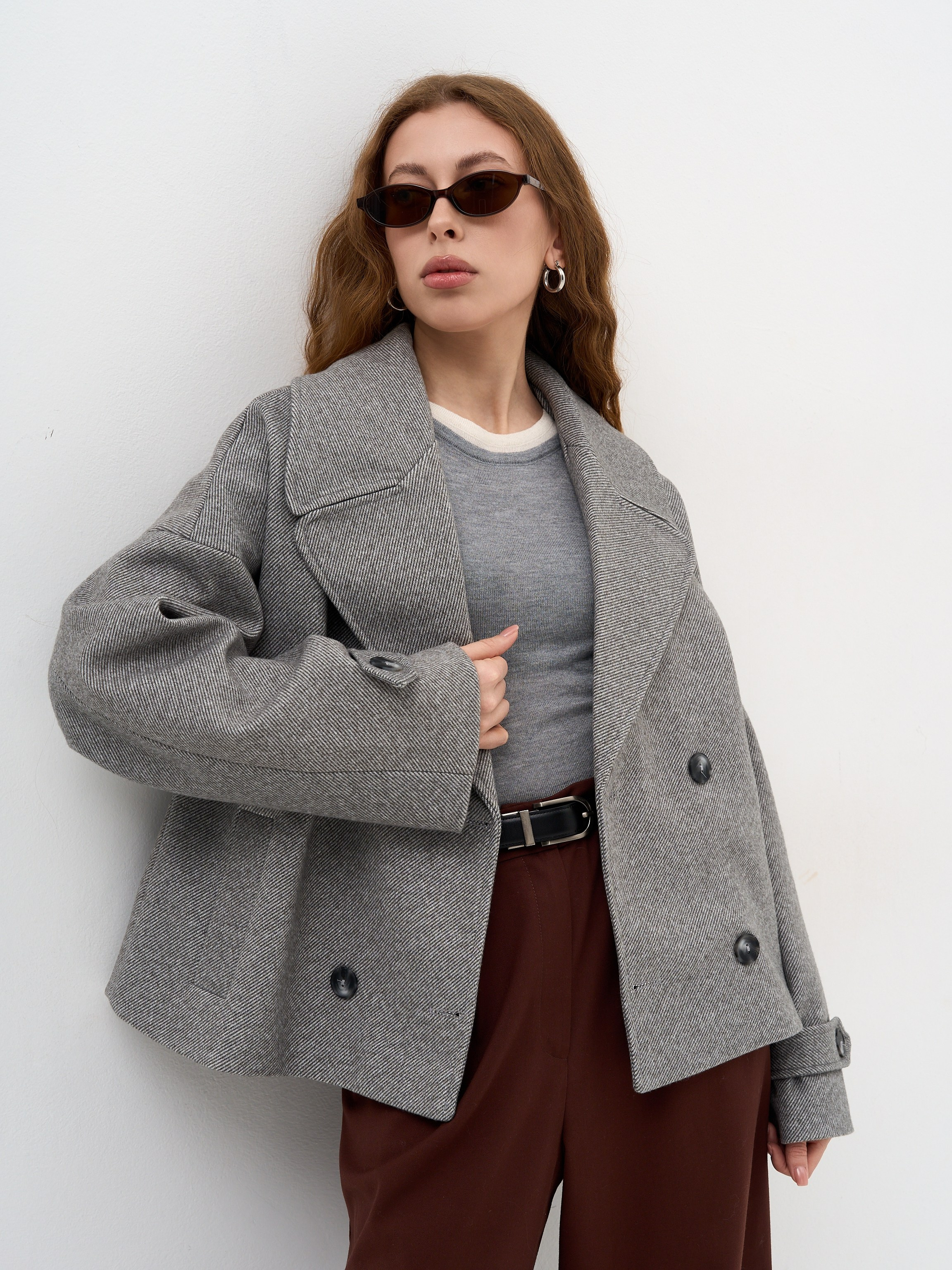 Фотосеъмка вашей одежды на сайт и маркетплейсы. Большой выбор моделей. Рекламный и портретный фотограф в Чебоксарах Сергей Крылов