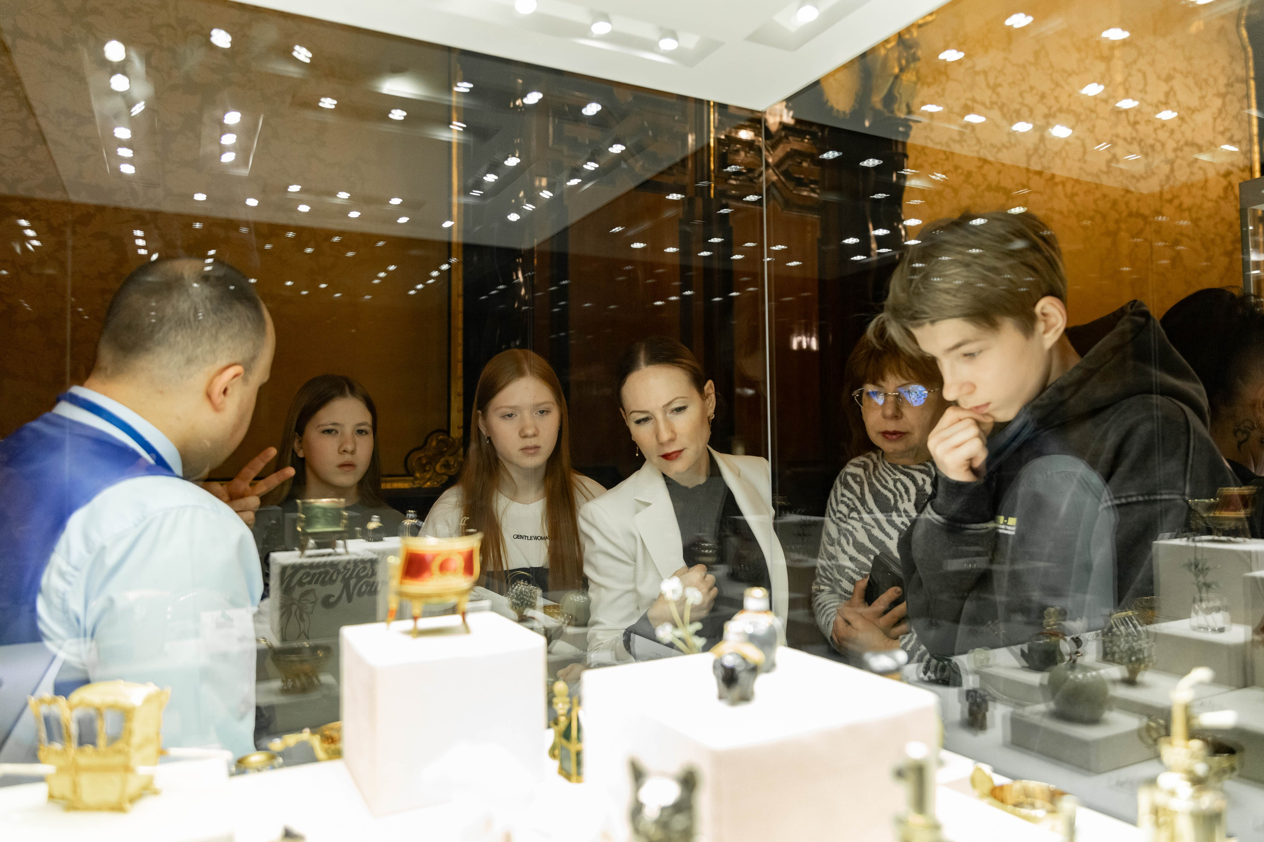 Детские программы. Экскурсии по Музею Фаберже и Санкт-Петербургу гид Арутюн Караджаян