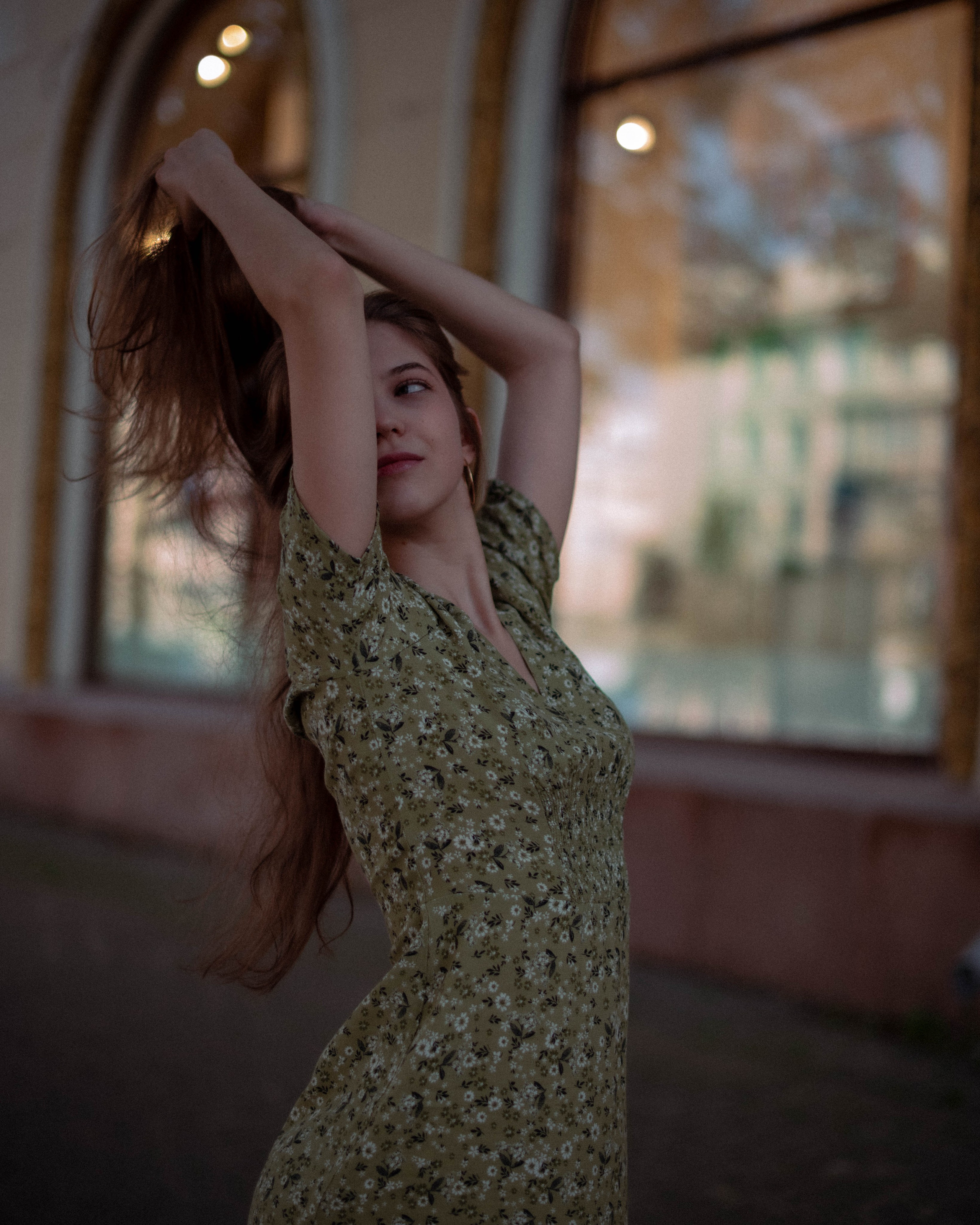 Ася. Женский фотограф. Создатель украшений ручной работы. Модель