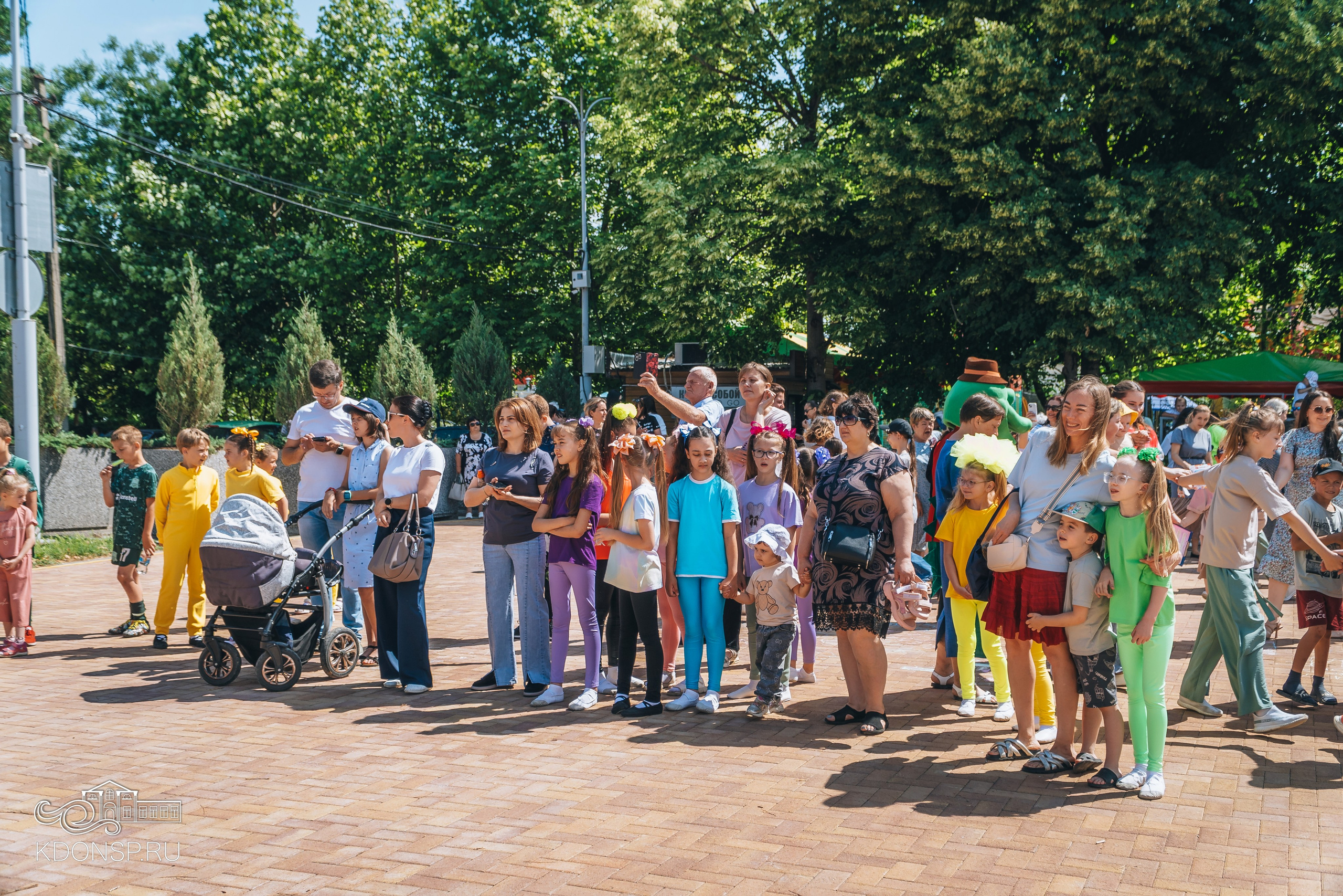 Должны смеяться дети. Новотитаровский Дом культуры