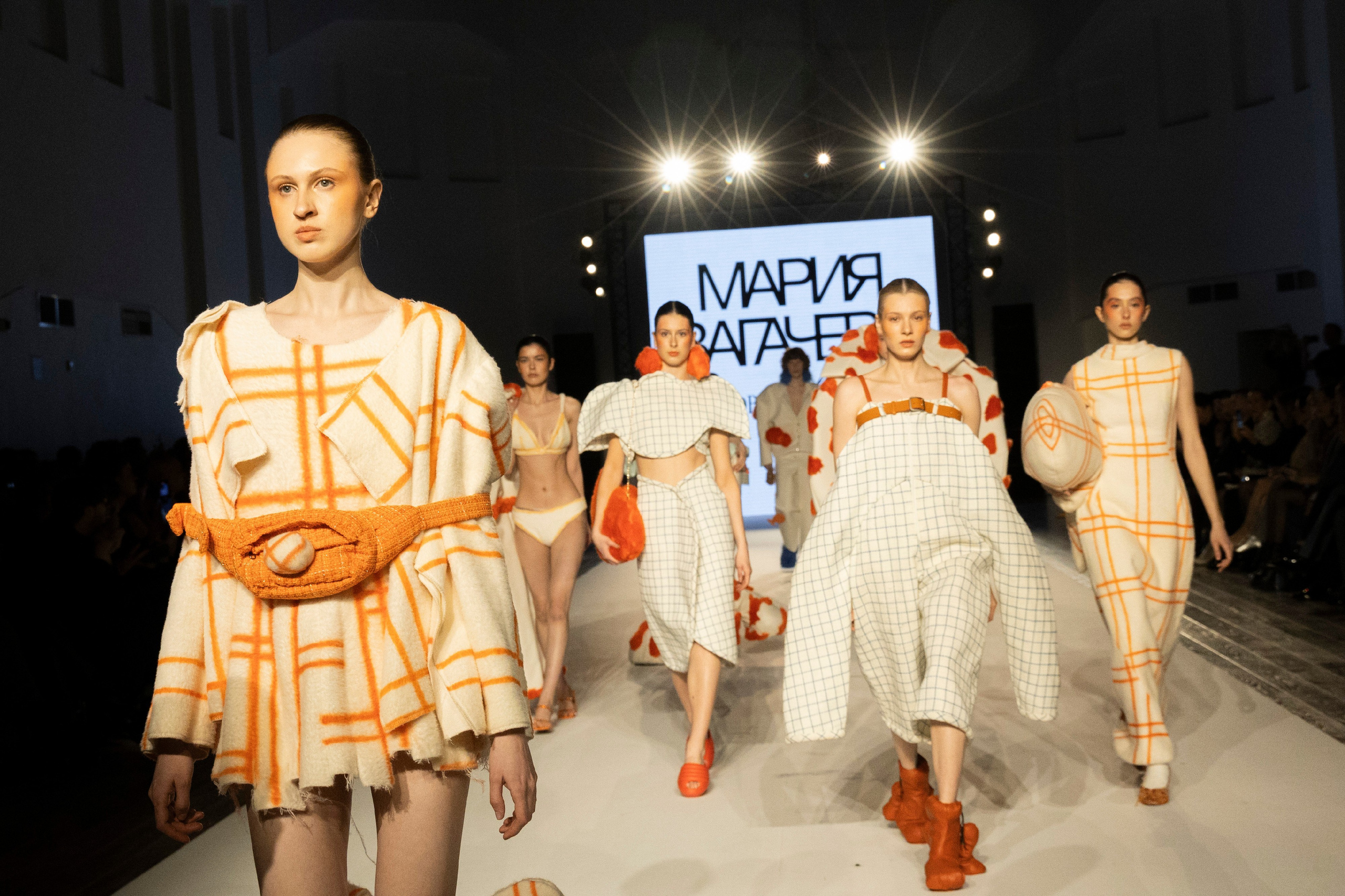 ДЛТ Собака.ru показ победителей конкурса «Новые имена в моде 2025». FOTOFAQ SKOOL г. Санкт-Петербург: очные, дистанционные и онлайн курсы фотографии