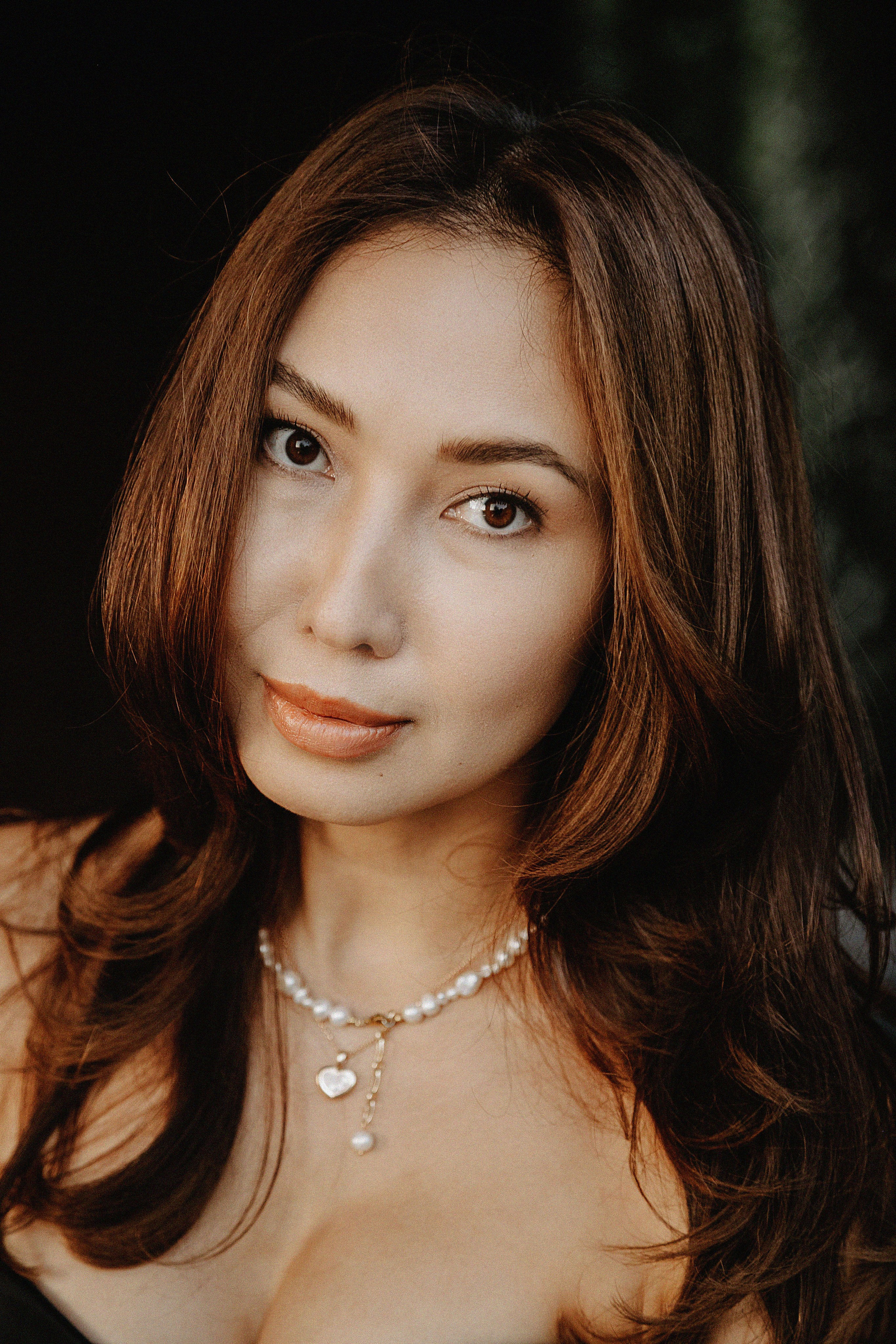 Фотосессия Карины Жулдыз и Айсулу на Villa dei Fiori. Свадебный, семейный и портретный фотограф в Алматы, Костанай