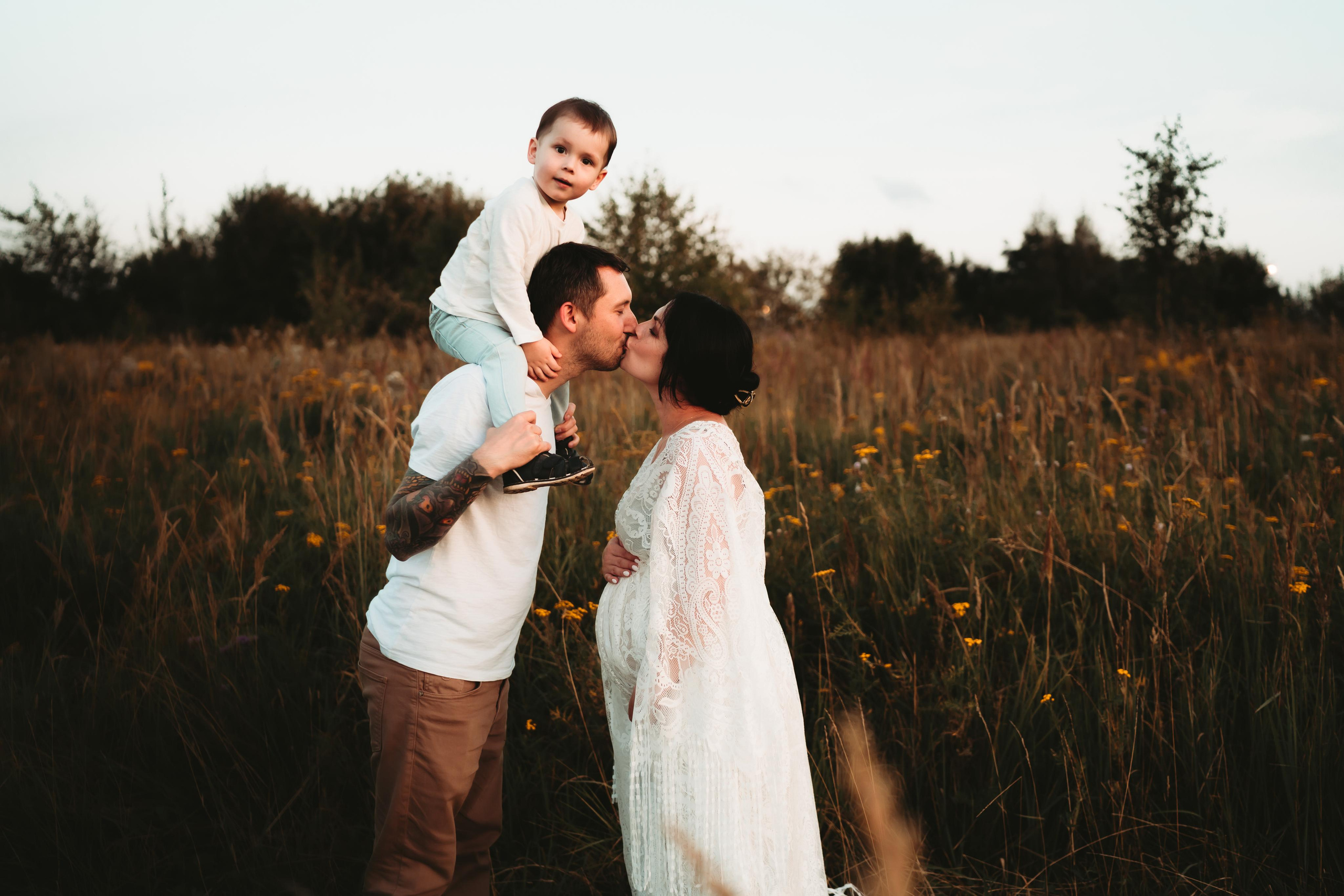 Алена и ее семья в ожидании второго малыша). Фотосессия новорожденных в Москве — newborn фотограф Елена Виниченко