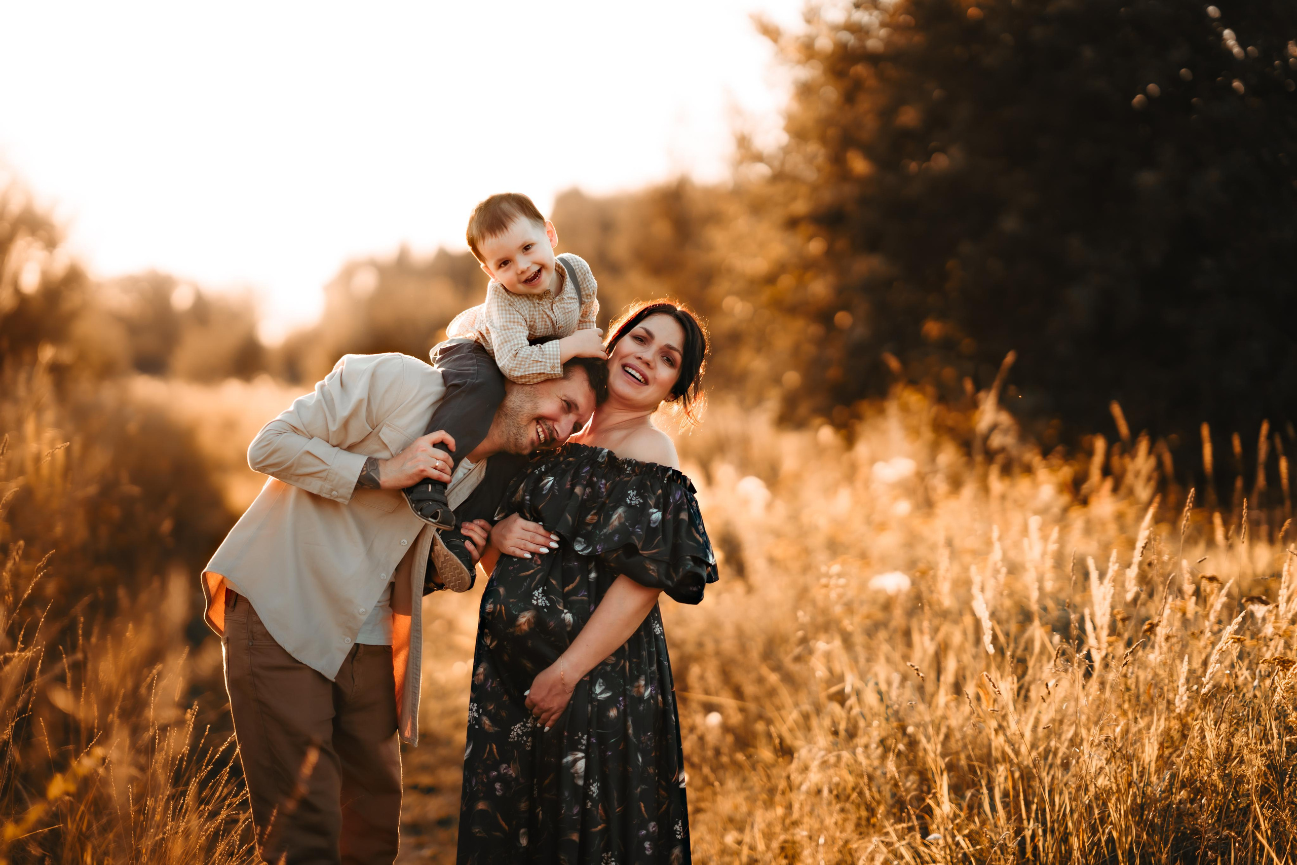 Алена и ее семья в ожидании второго малыша). Фотосессия новорожденных в Москве — newborn фотограф Елена Виниченко