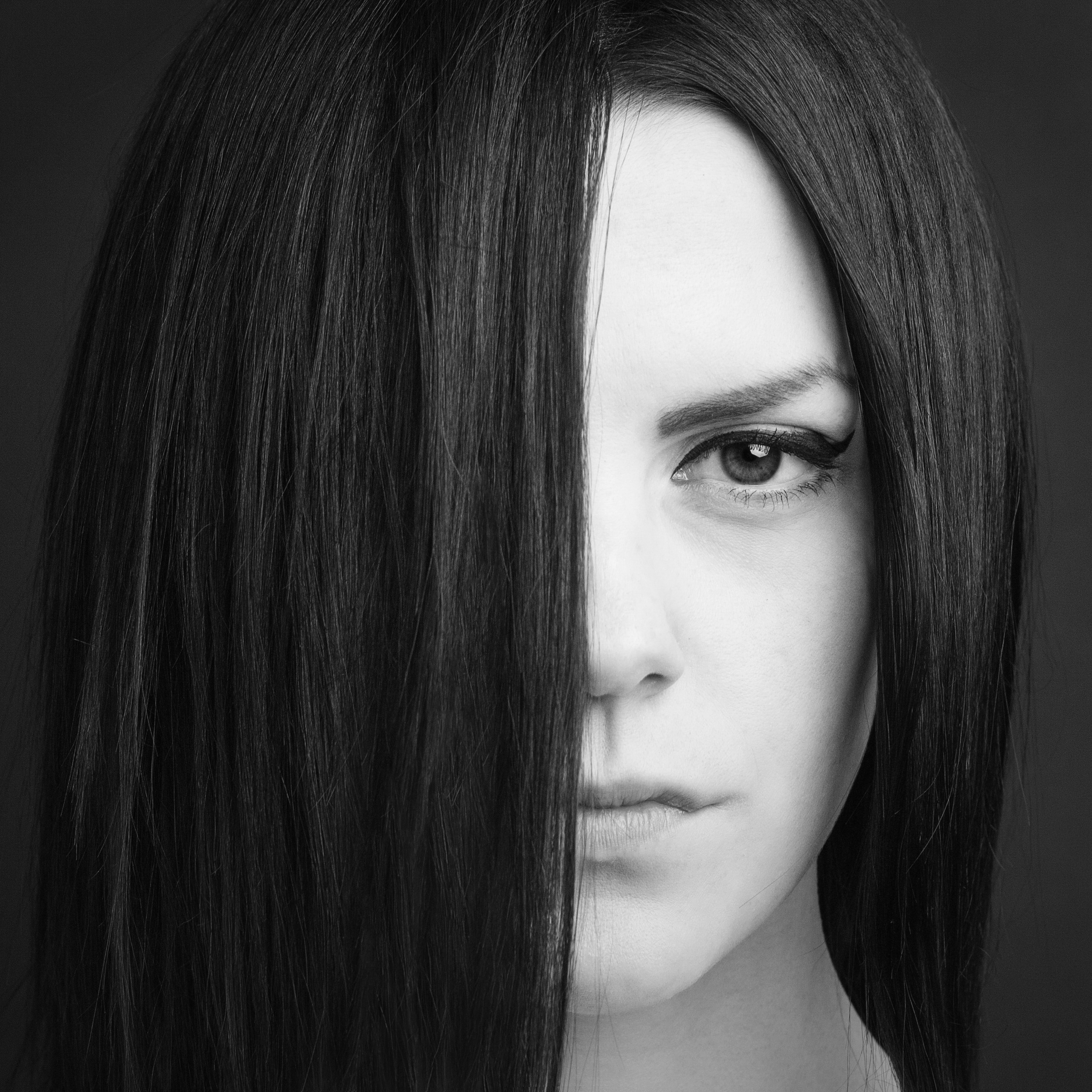 Черно-белый минималистичный портрет | Избранные работы в Санкт-Петербурге. Портретные фотосессии, контент-съемки, репортаж