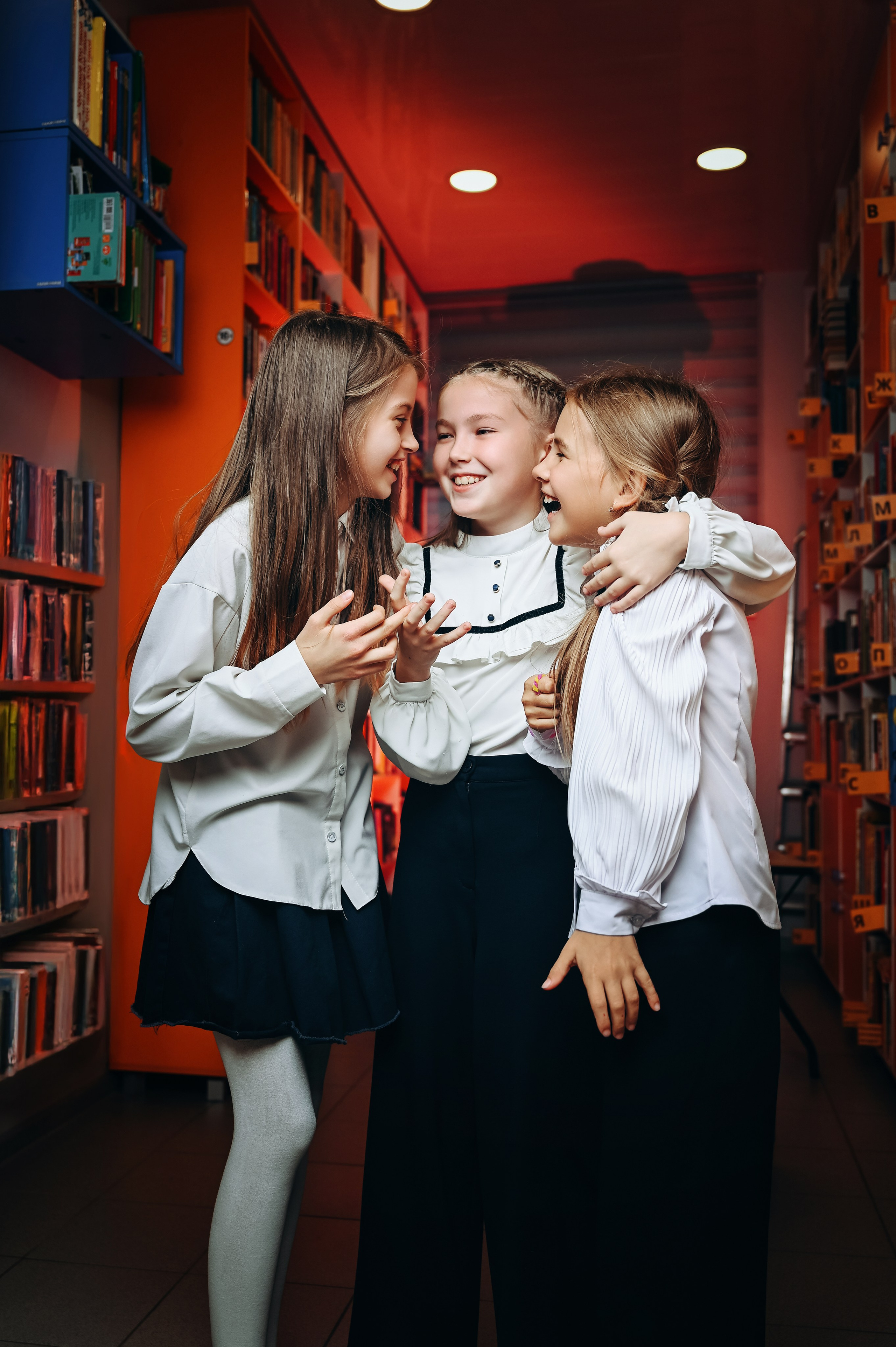 4 класс Библиотека. Выпускные альбомы в Кургане, Твой альбом, Книга