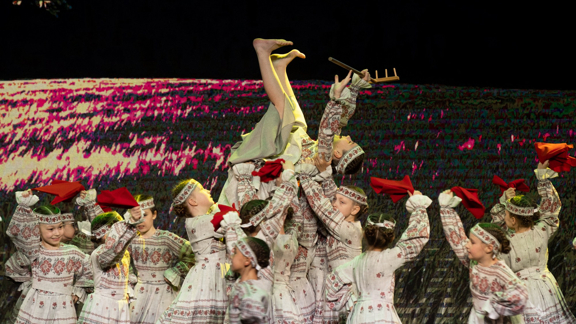 ТАНЕЦ — ЭТО ПО ЛЮБВИ. Репортажный фотограф в Казани Павел Серпокрылов