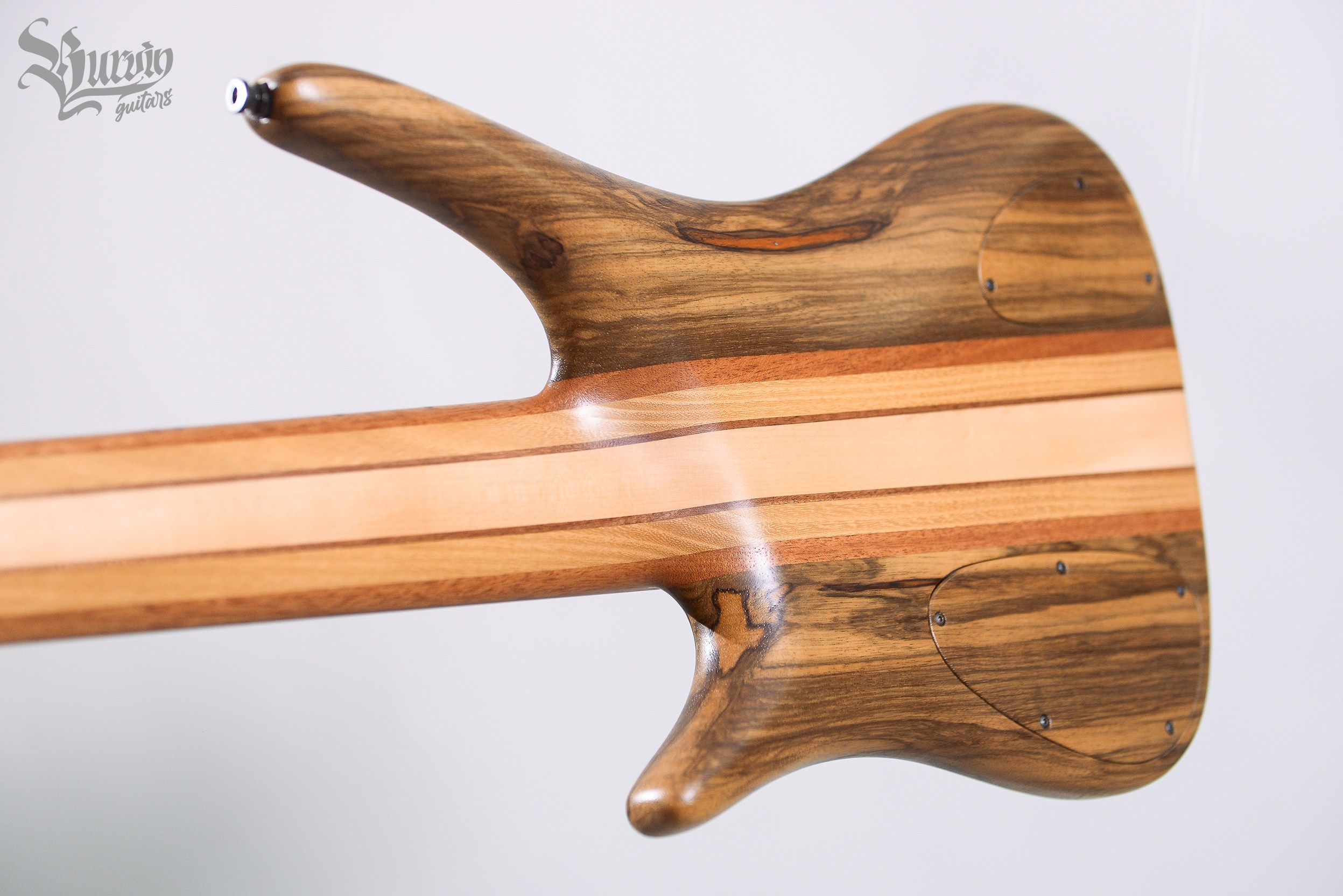 026 ACULA. Master of making guitars and basses to order
