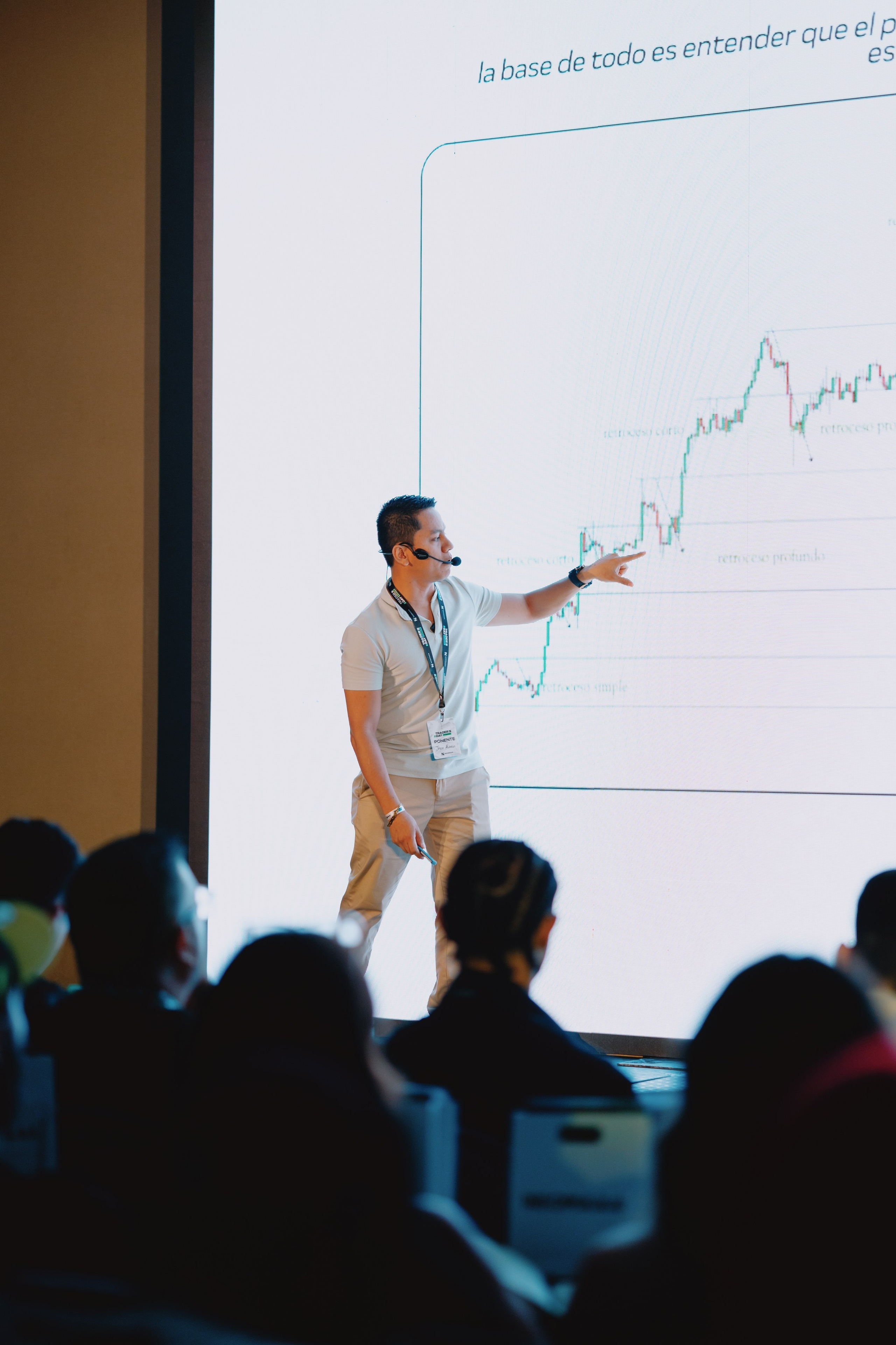 TRADERS DAY By NeomAAA Medellin. NeomAAA Funds Gallery