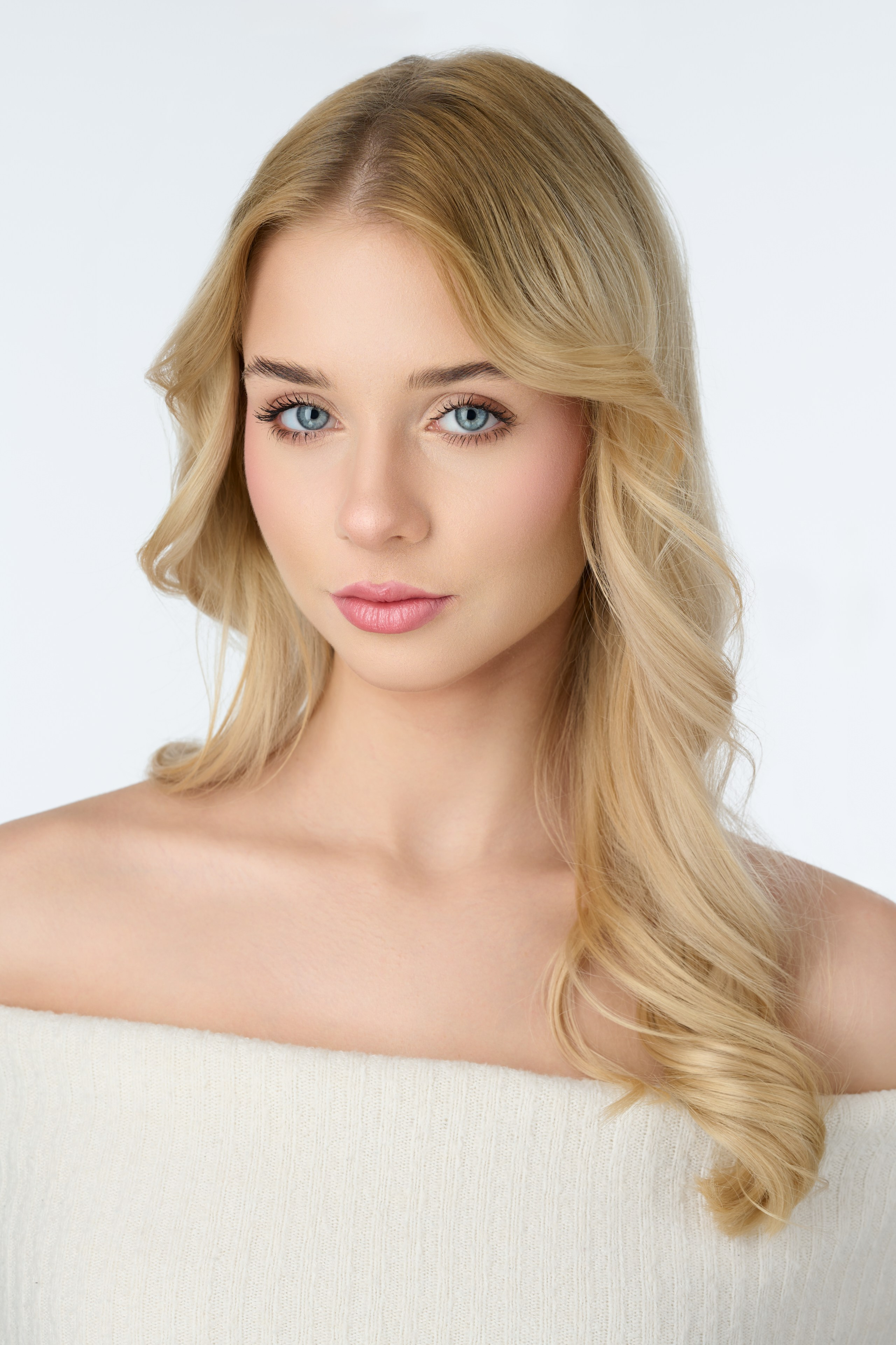 Studio Portraits – Professional Indoor Photography. Nikolay Samara — Portrait, Lifestyle, Event & Work and Sport Photography in Bratislava