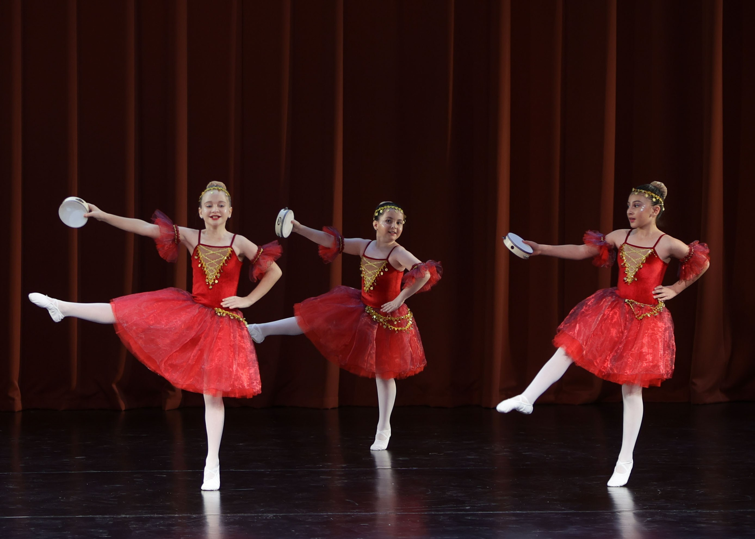 Фестиваль хореографического искусства «КУБОК ЛЕГЕНДЫ — 2025». Выпускные альбомы и школьный фотограф в Подольске, Троицке, Щербинке, Москве и Московской области