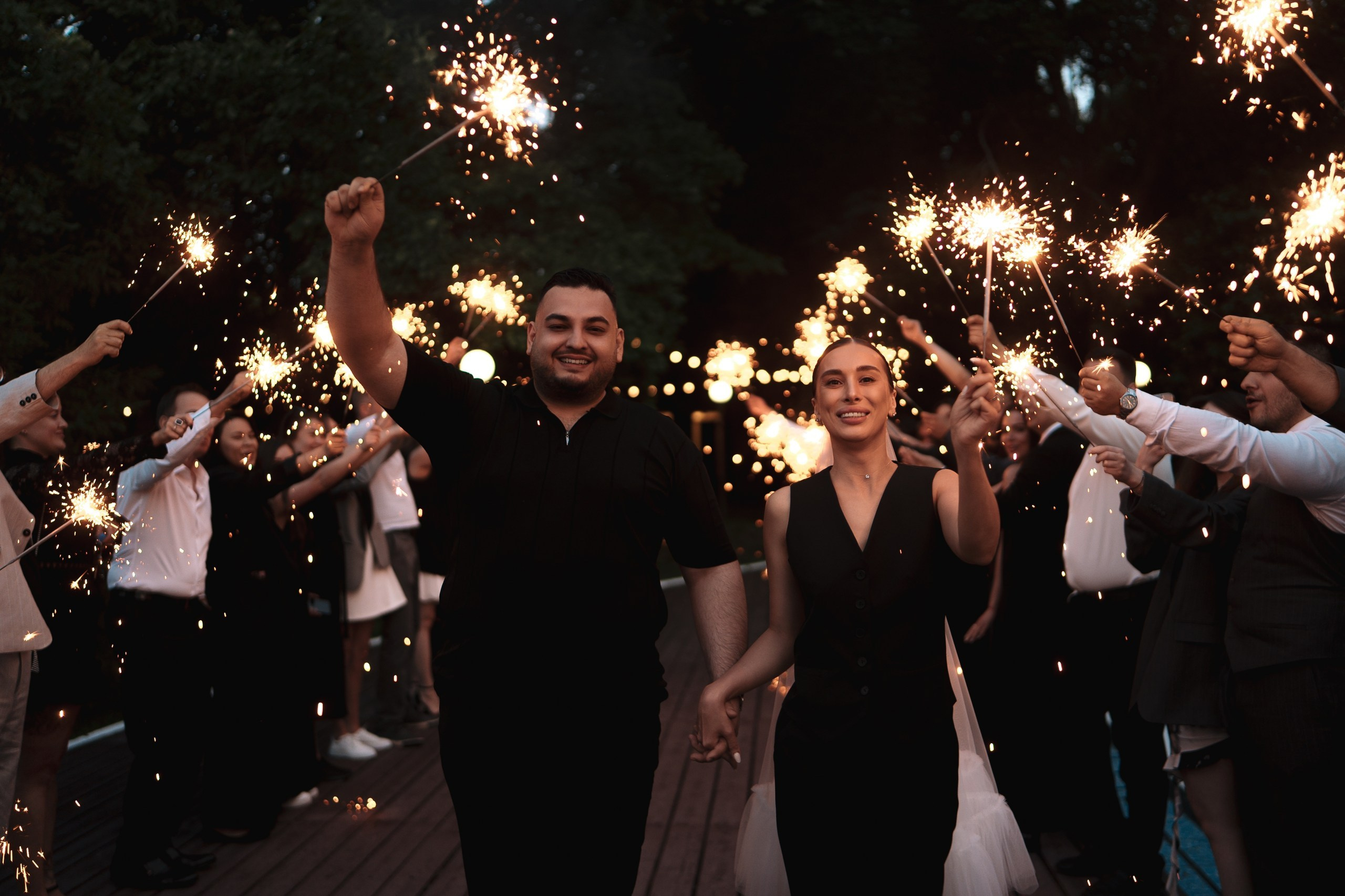 Свадьба 7 июня 2026 года — фотосессия, ЗАГС и банкет в шатре «Под облаками» в Нагаево с ведущим Артуром Ильясовым