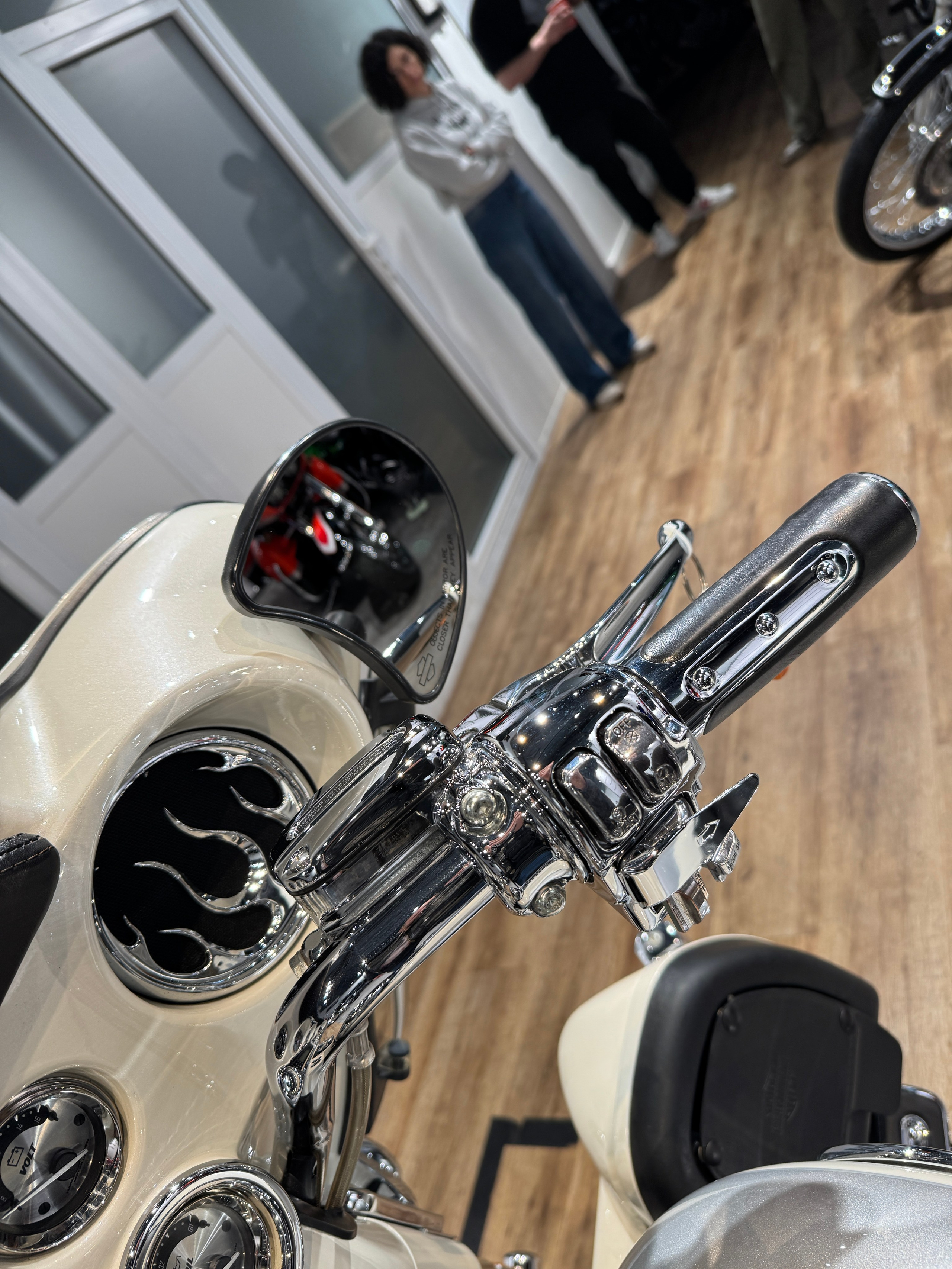 Harley Davidson CVO Electra Glide (White Frost) (Touring) — купить мотоцикл. Hello Davidson, Москва. Только хорошие мотоциклы…