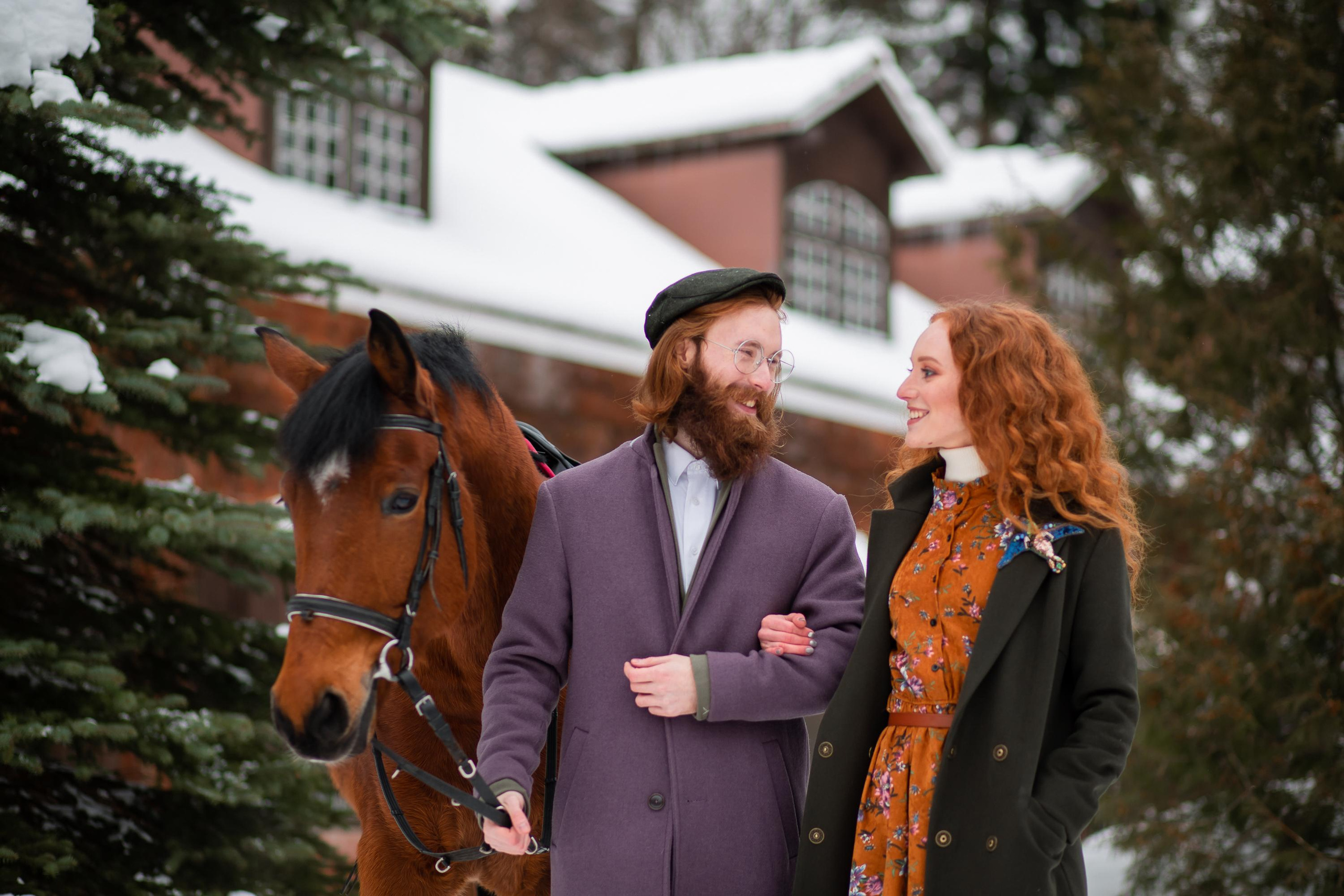 ЗИМНЯЯ ЛАВ СТОРИ НА КОНЮШНЕ. Семейный и свадебный фотограф в Санкт-Петербурге Таша Семёнова