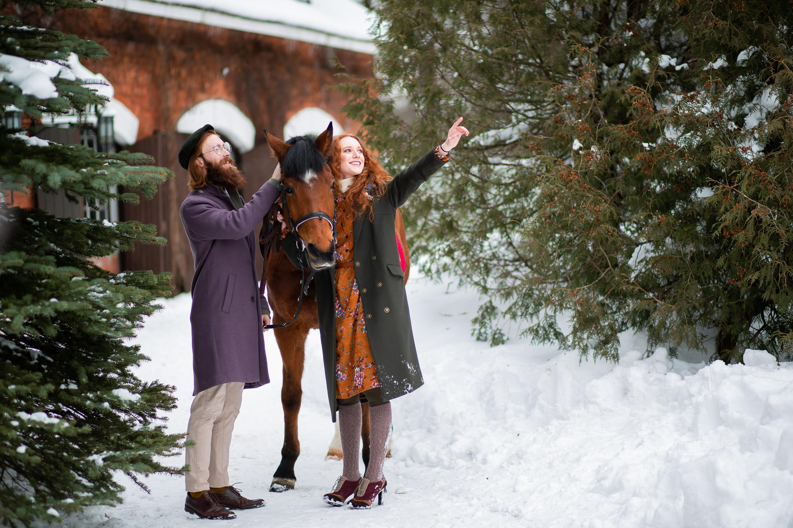 ЗИМНЯЯ ЛАВ СТОРИ НА КОНЮШНЕ. Семейный и свадебный фотограф в Санкт-Петербурге Таша Семёнова