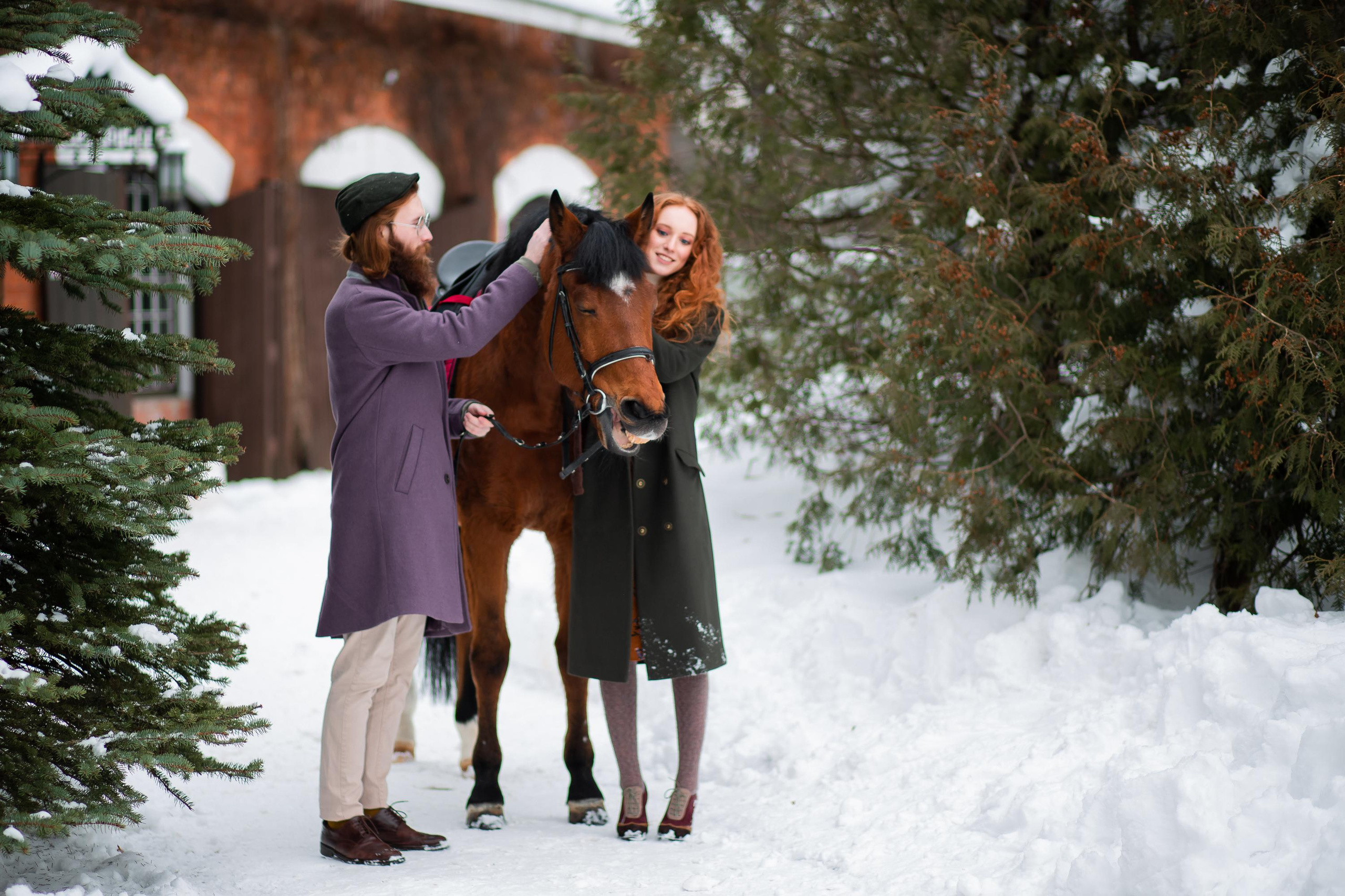 ЗИМНЯЯ ЛАВ СТОРИ НА КОНЮШНЕ. Семейный и свадебный фотограф в Санкт-Петербурге Таша Семёнова