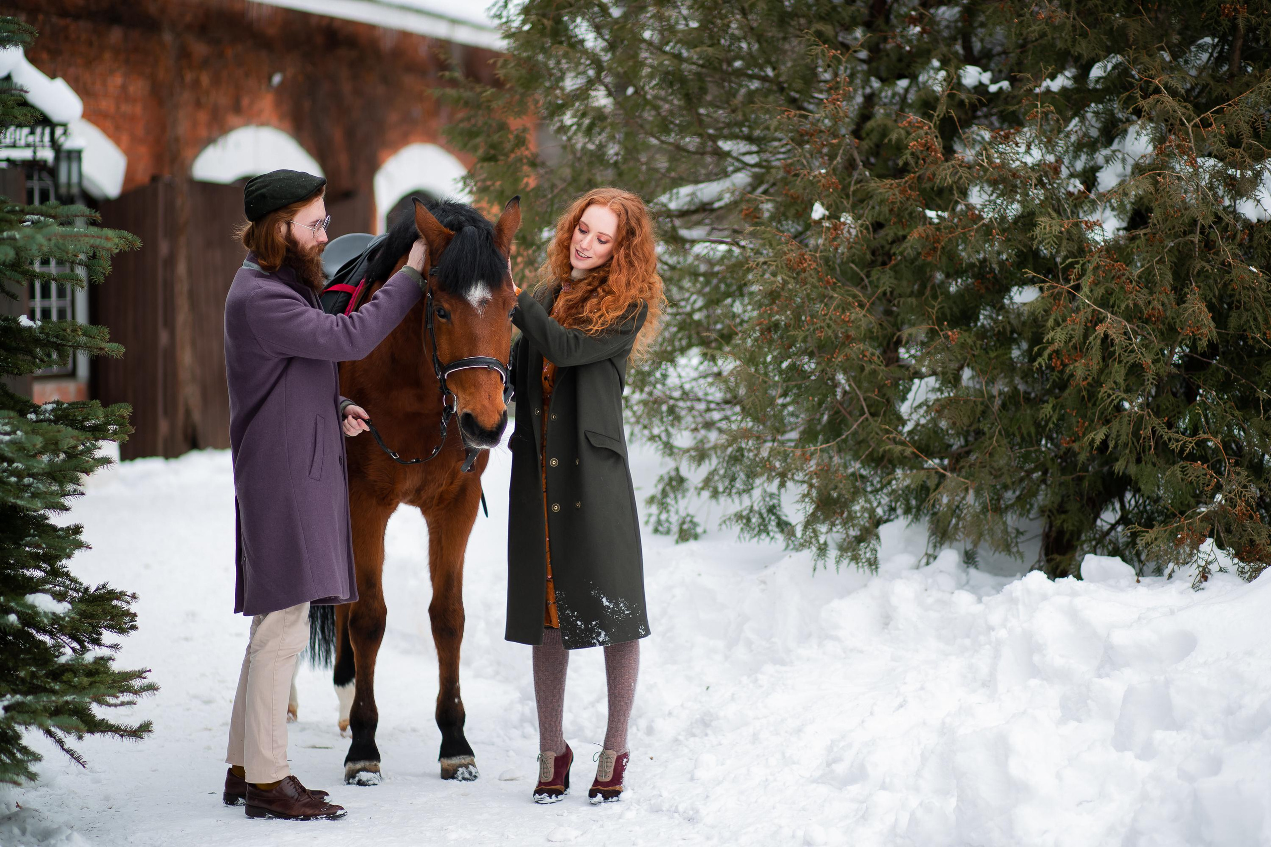 ЗИМНЯЯ ЛАВ СТОРИ НА КОНЮШНЕ. Семейный и свадебный фотограф в Санкт-Петербурге Таша Семёнова