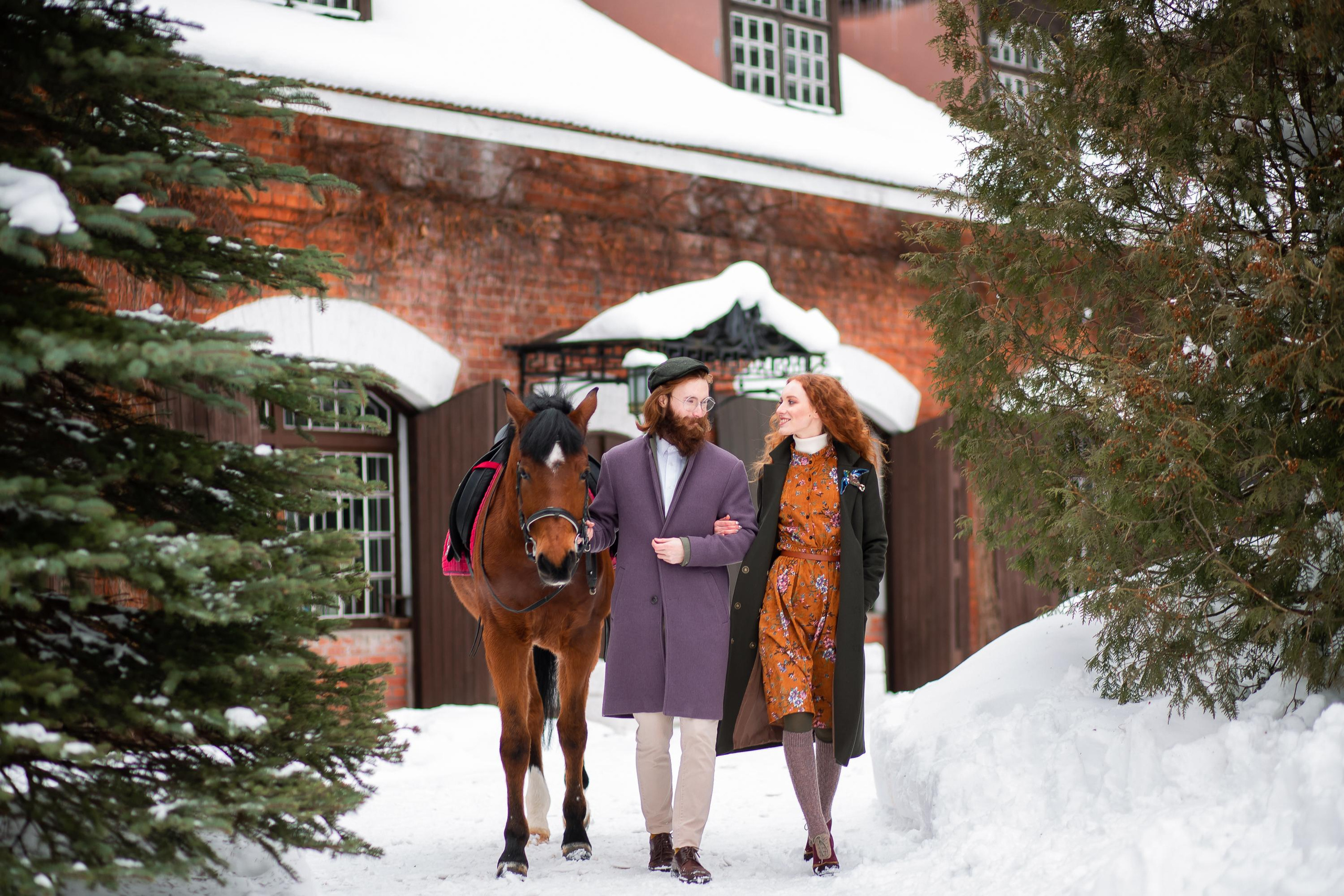 ЗИМНЯЯ ЛАВ СТОРИ НА КОНЮШНЕ. Семейный и свадебный фотограф в Санкт-Петербурге Таша Семёнова