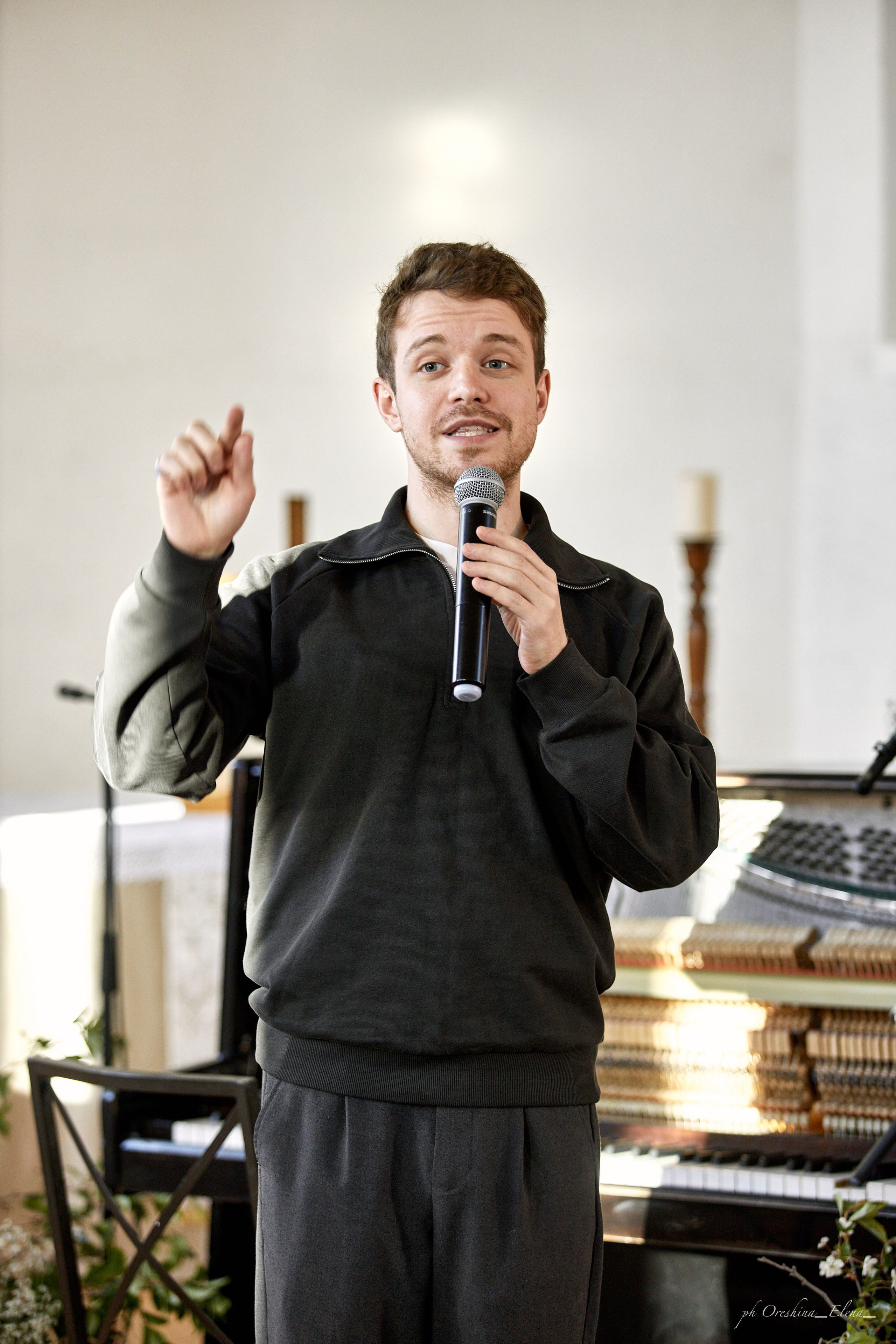 Концерт Дениса Стельмаха. Ульяновск, Евангелическо-Лютеранская церковь Св.Марии. Свадебный и семейный фотограф в Ульяновске Орешина Елена