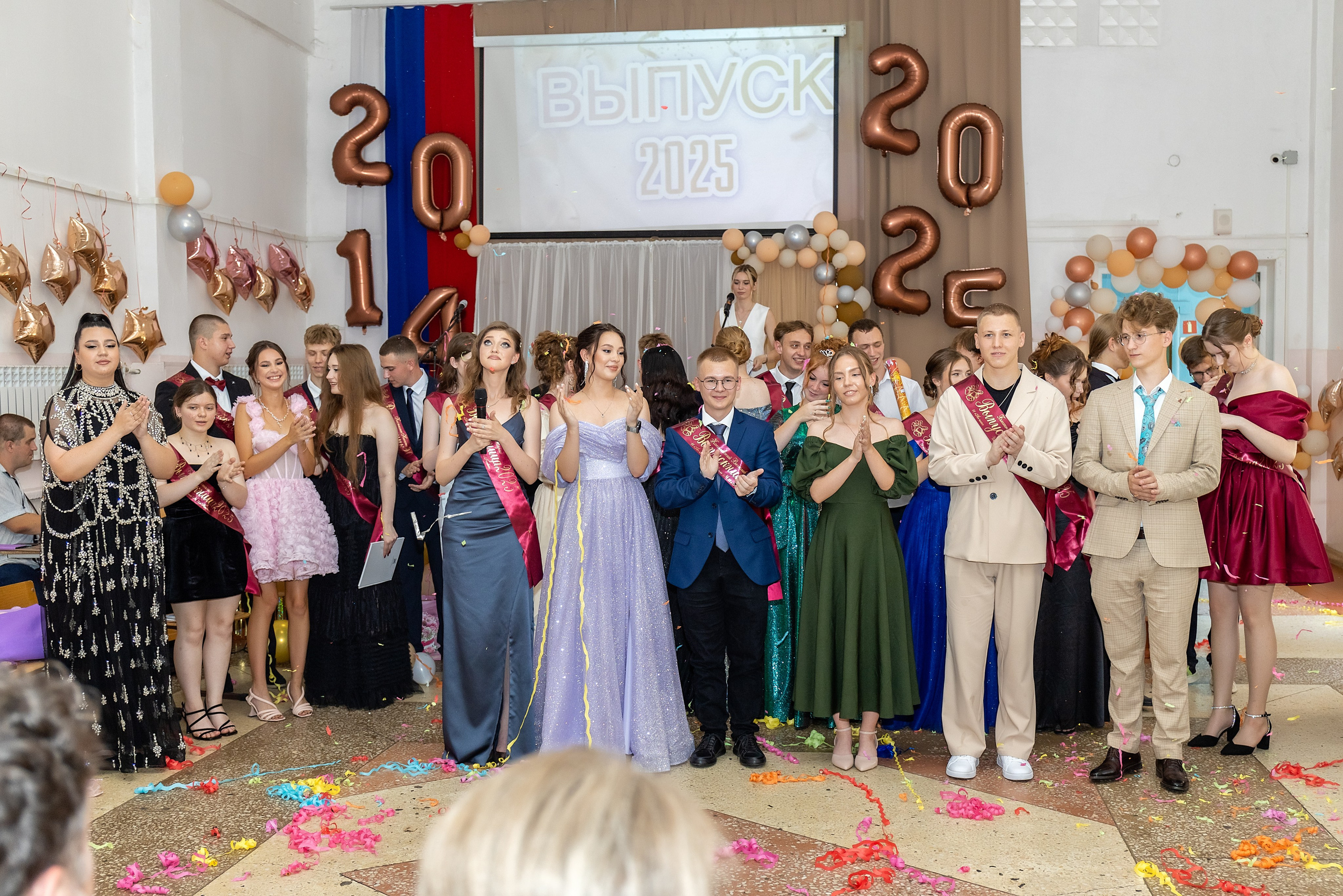 Выпускной. Школа 22, 11 класс. Стильный выпускной альбом Владивосток фотограф Вероника Мигачева