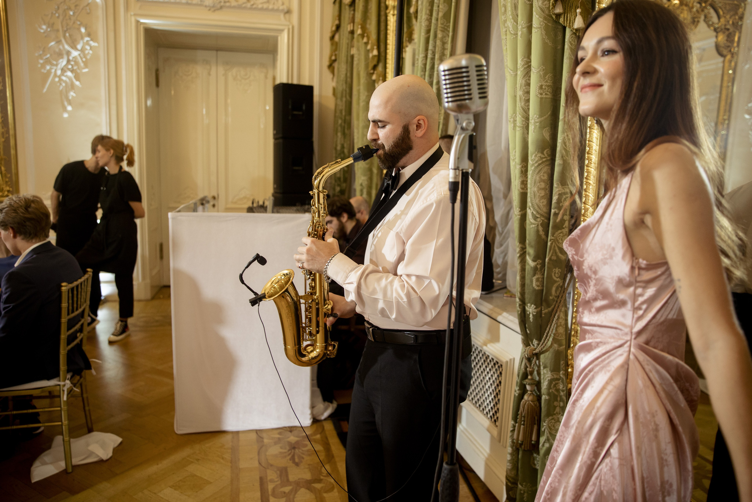 Свадебная фотосессия во Дворце Нарышкиных-Трубецких. Свадебный фотограф в Санкт-Петербурге Никита Кузякин