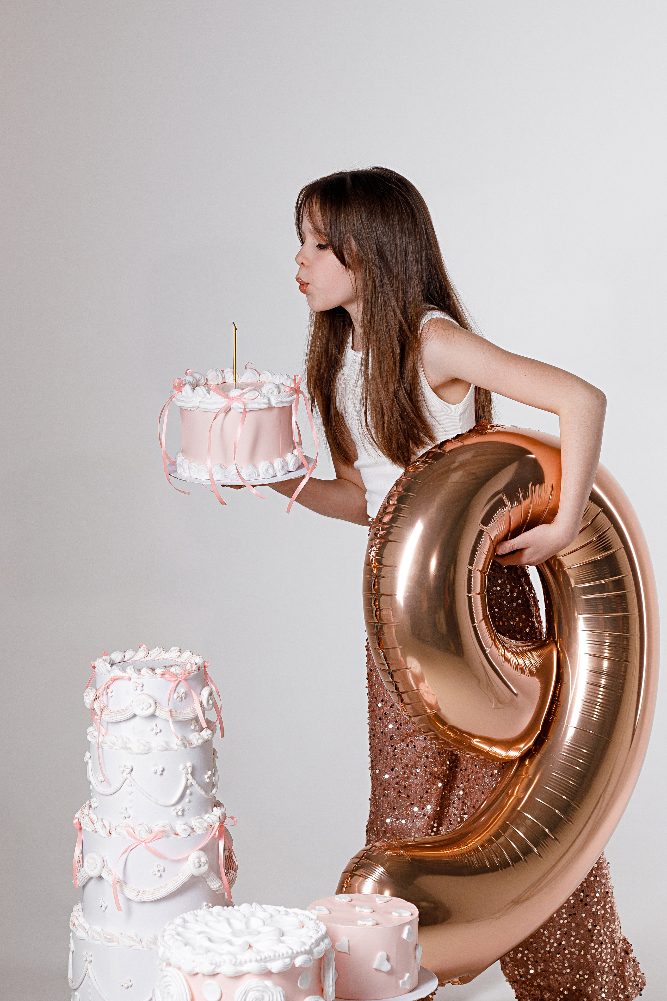 Фотосессия на 9-й день рождения Сони | Праздничная фотосъёмка. Детский студийный фотограф Сочи