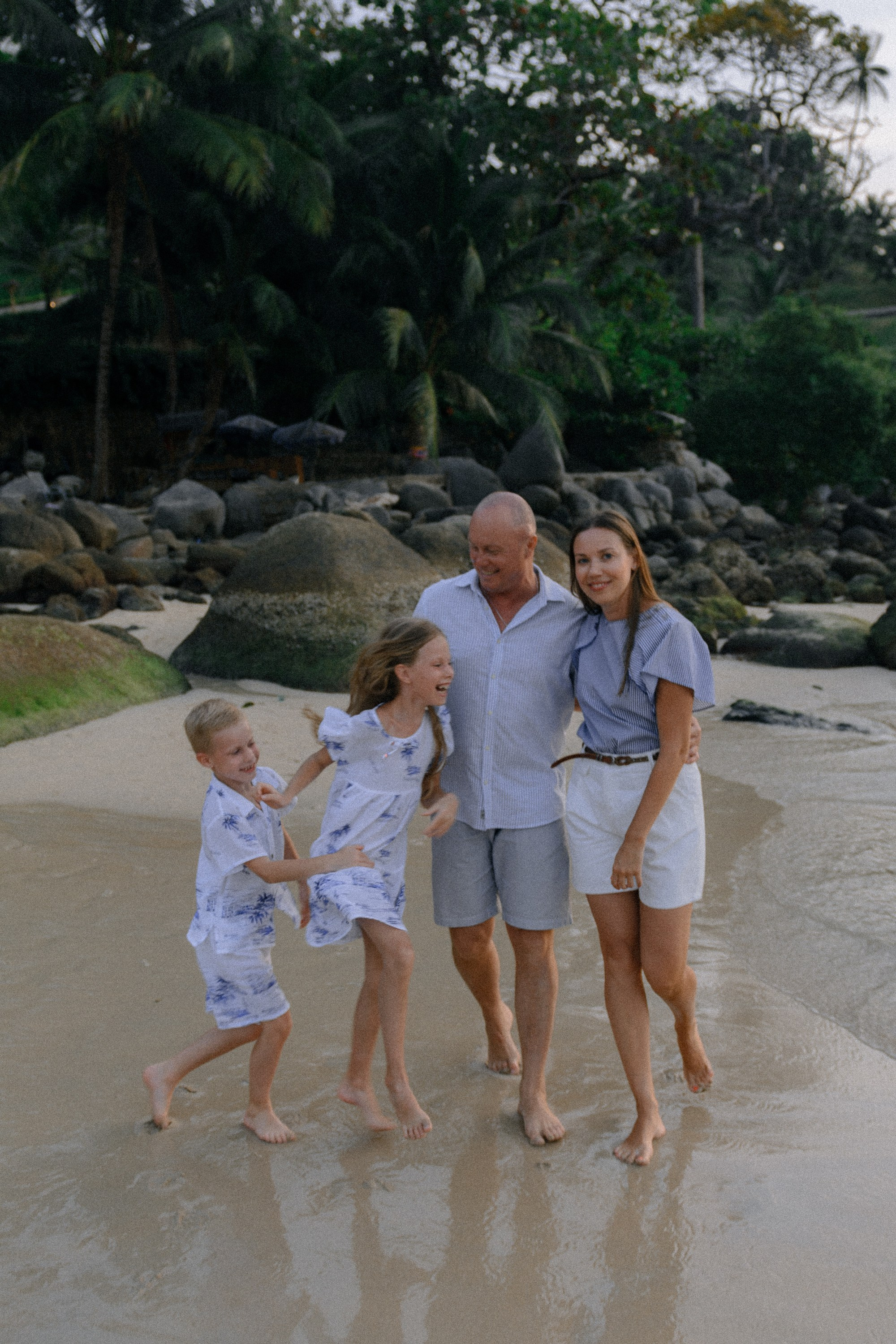 Family photoshoots in Bangkok, Thailand. Fedor Lemeshko — Destination Wedding and Family Lifestyle photographer