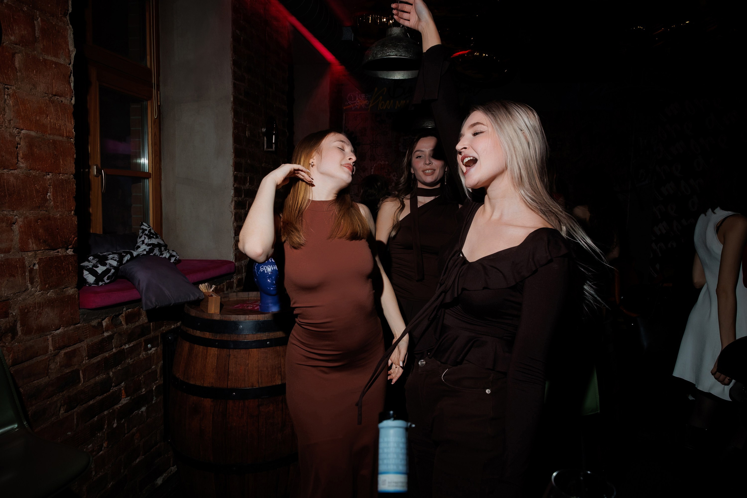 VINOTEKA BAR x MAGAZ. СВОИ. ФОТООТЧЕТЫ-СОБЫТИЯ-МЕСТА