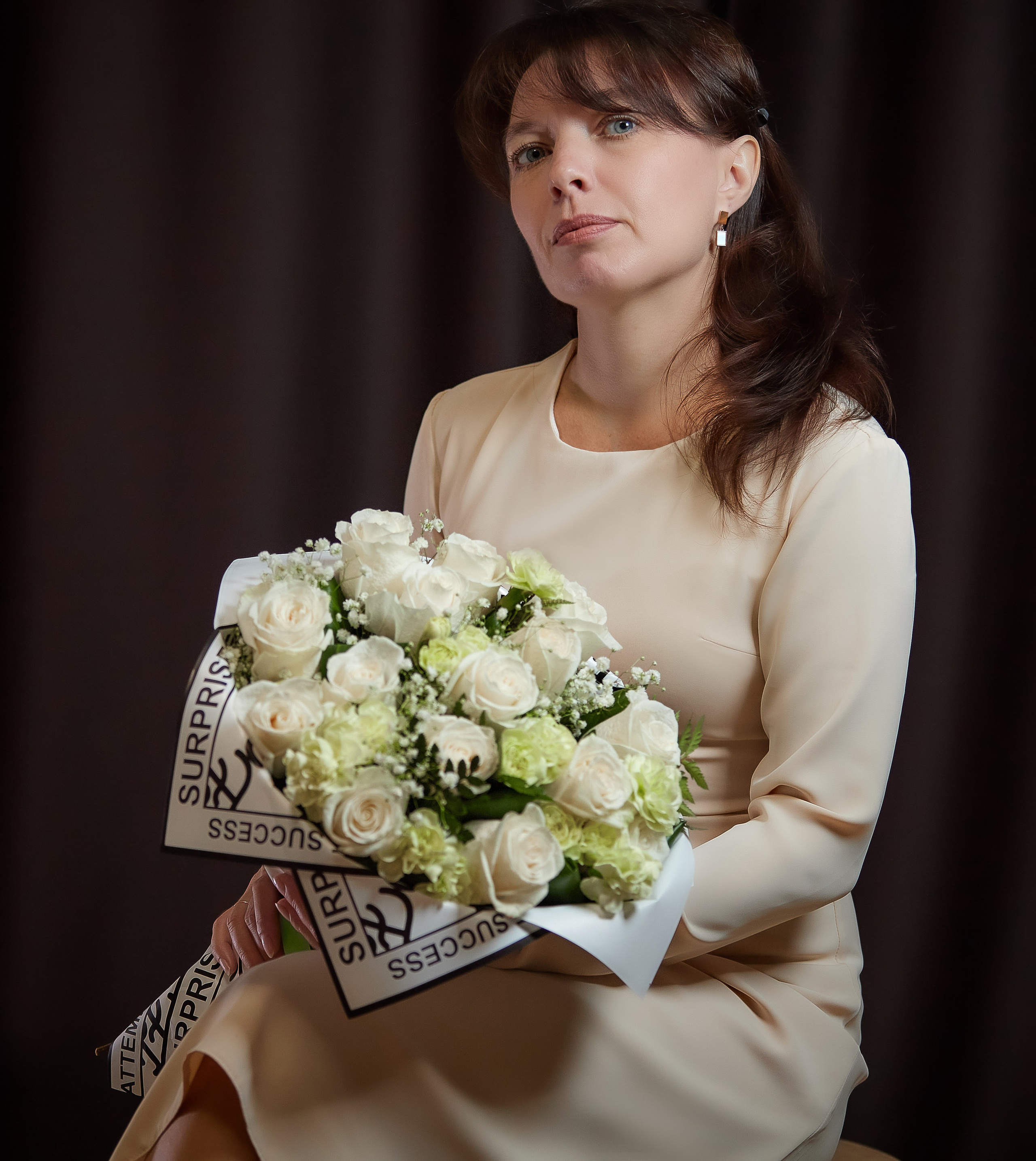 Портрет девушки с цветами